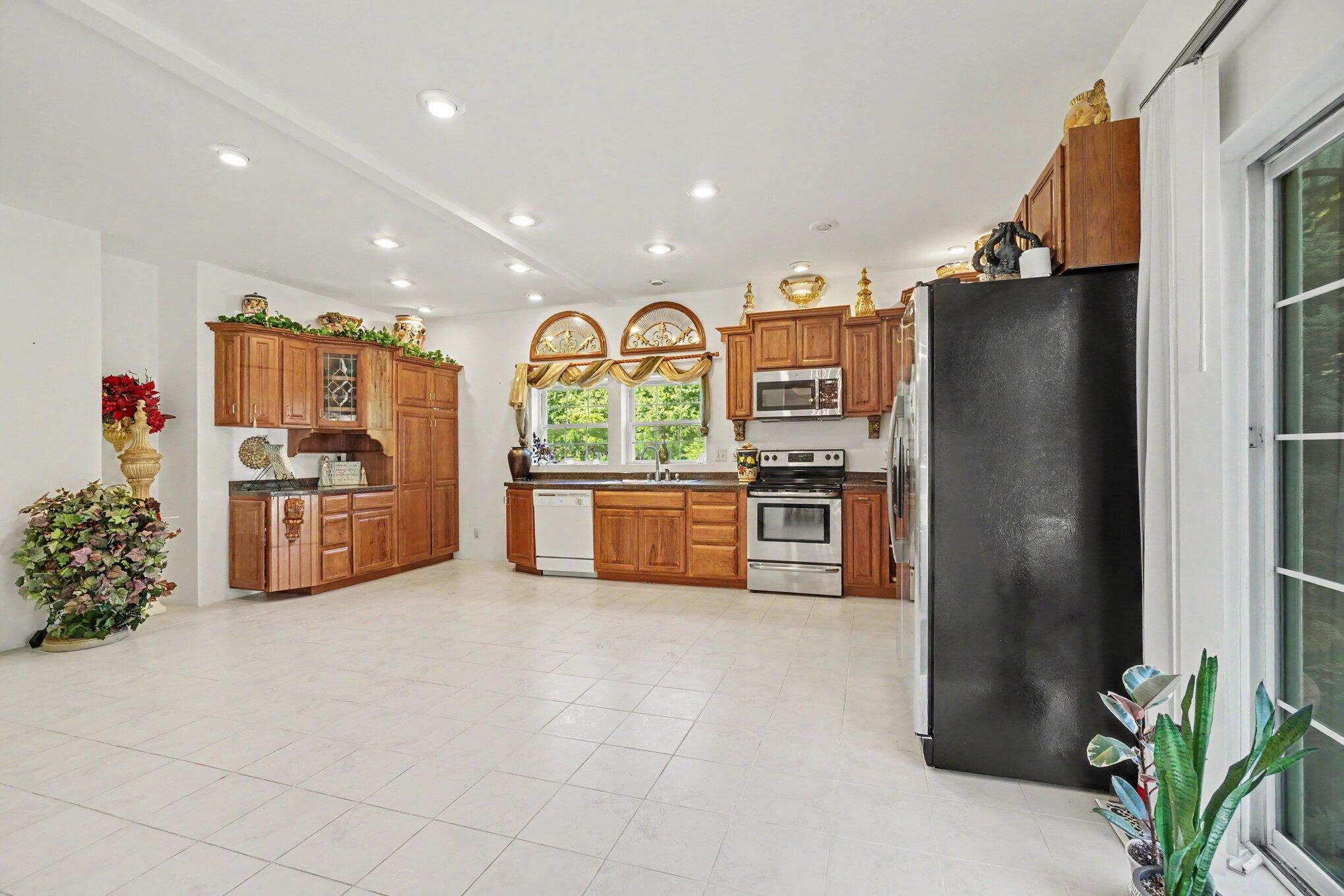 26600 Mintdale Road Property Photo 3