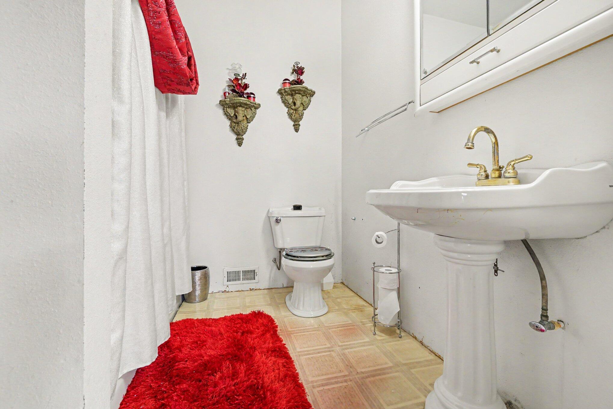 26600 Mintdale Road Property Photo 11