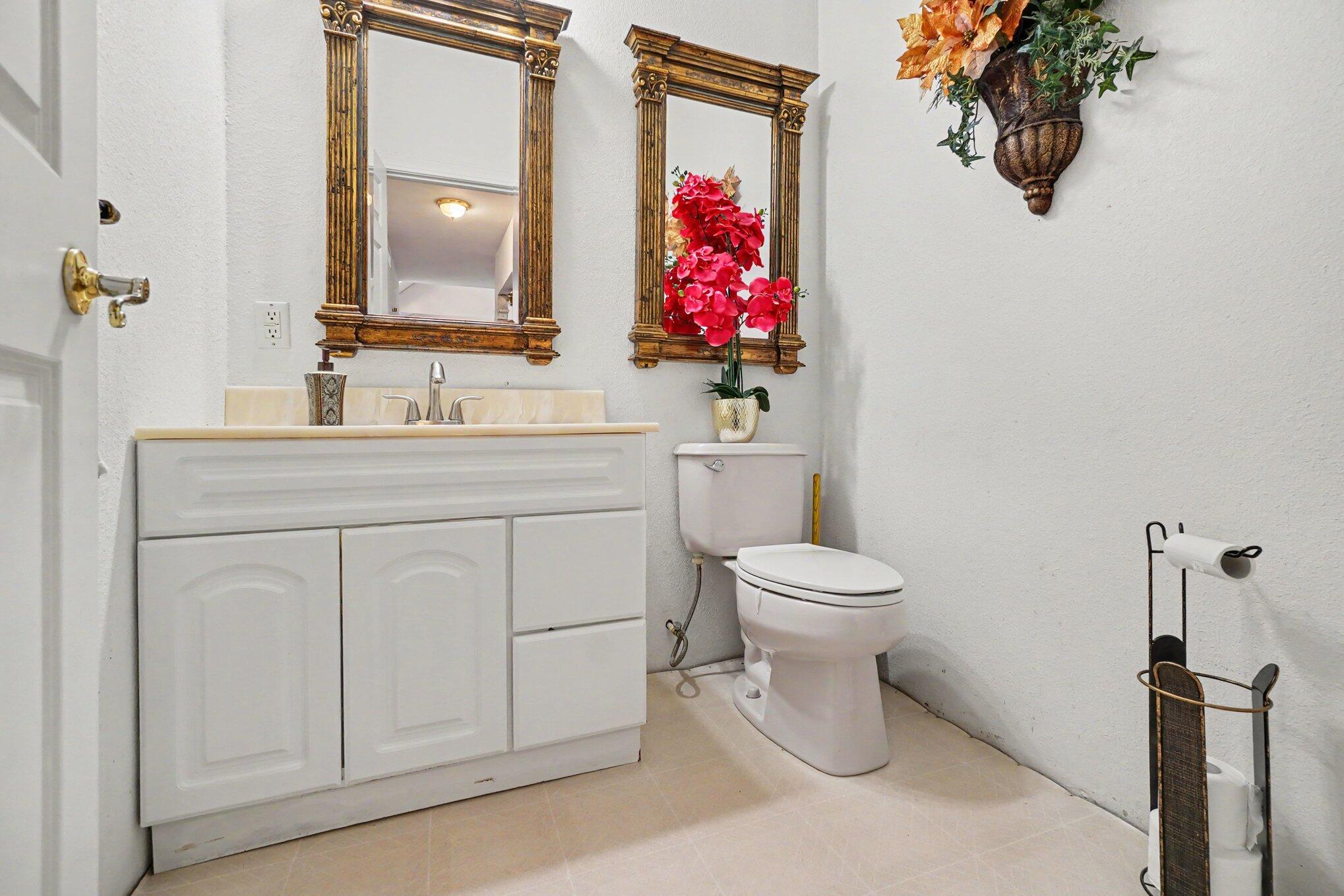 26600 Mintdale Road Property Photo 12