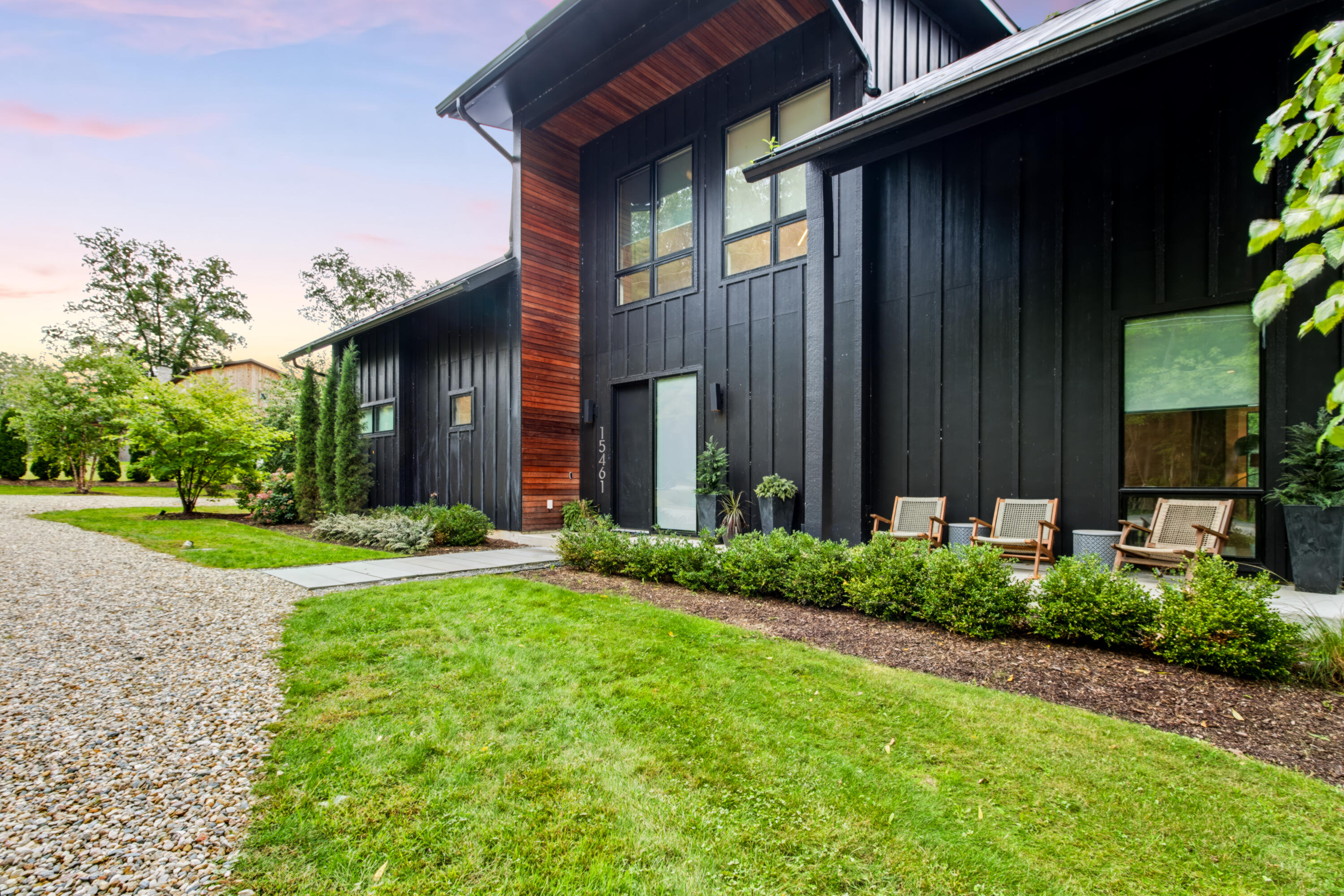 15461 Lakeshore Road Property Photo 1