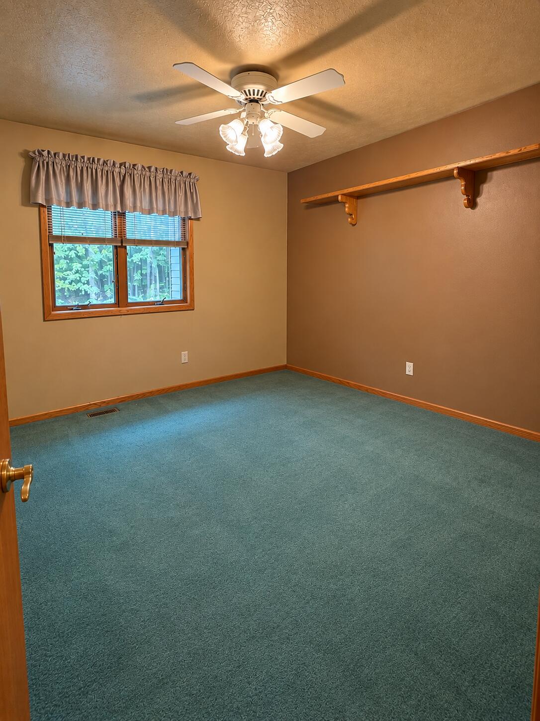 2922 Beebe Road Property Photo 6