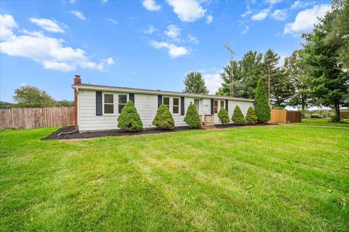 4782 2 Mile Road Property Photo 2