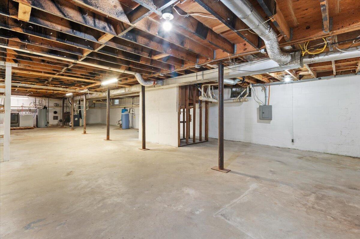 4782 2 Mile Road Property Photo 23