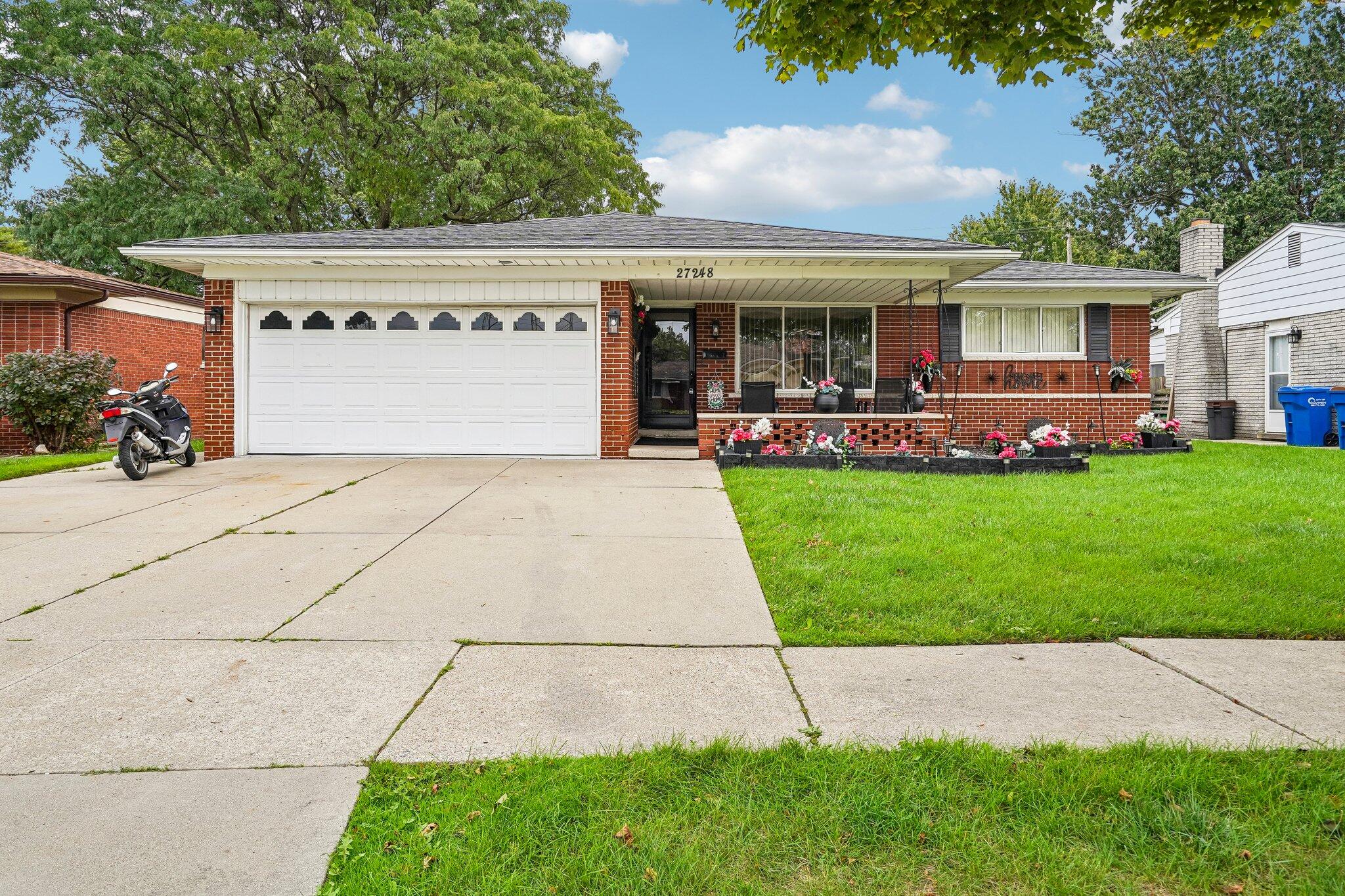 27248 Newport Drive Property Photo 1