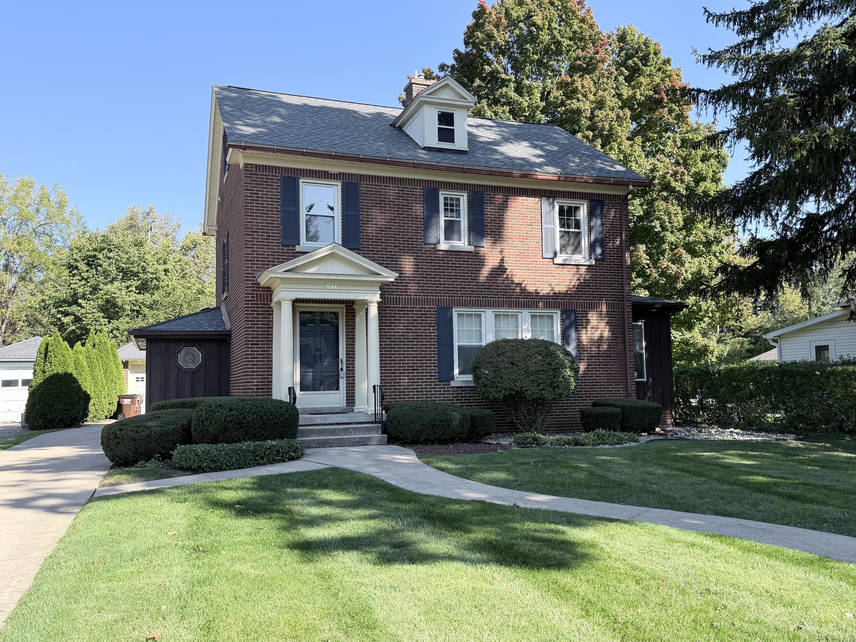 946 College Avenue Property Photo 1