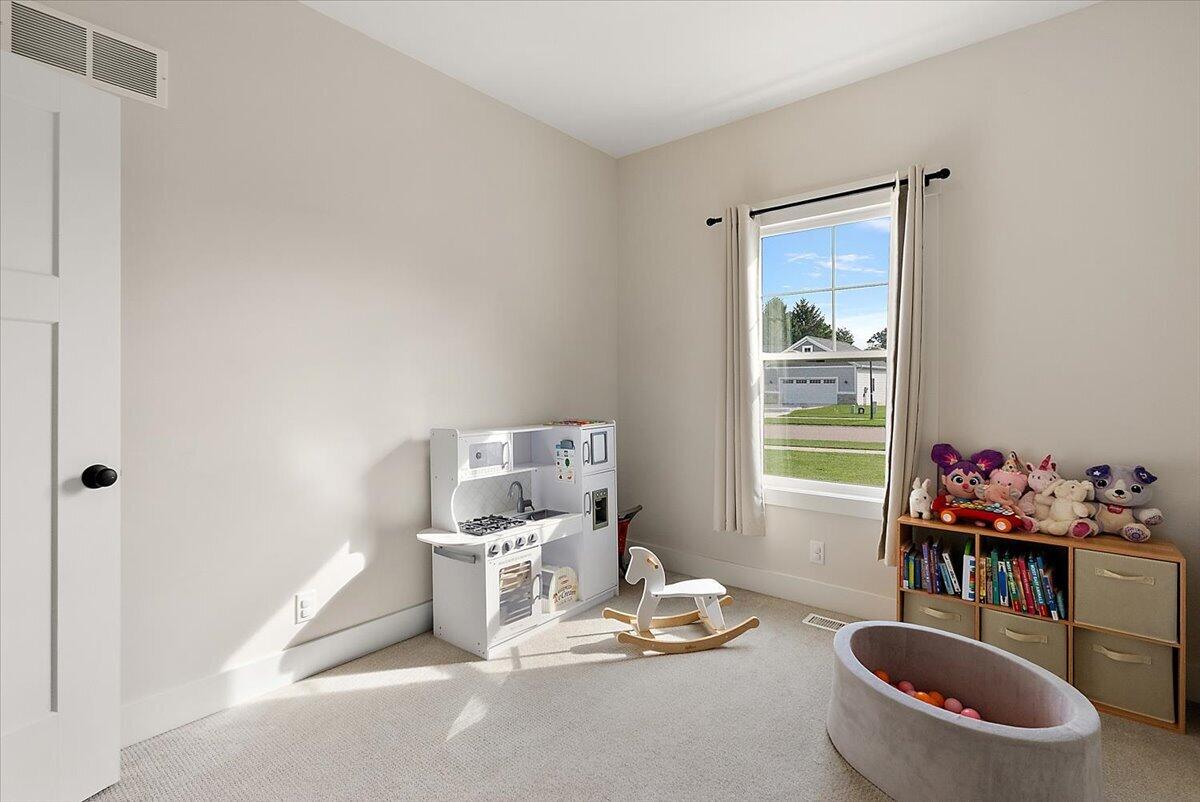 10765 Lance Avenue Property Photo 26