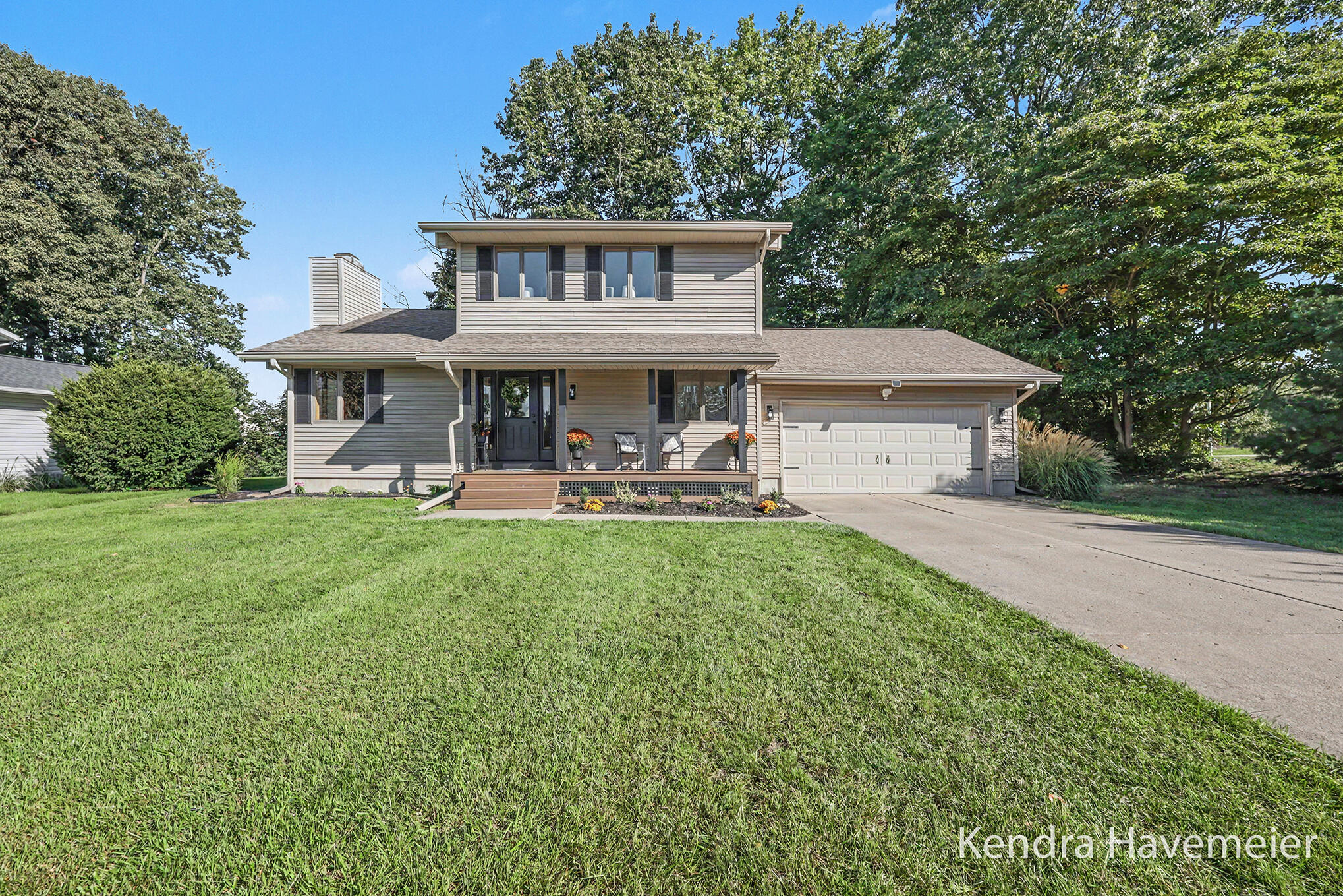 6785 Gran Via Drive Ne Property Photo 1