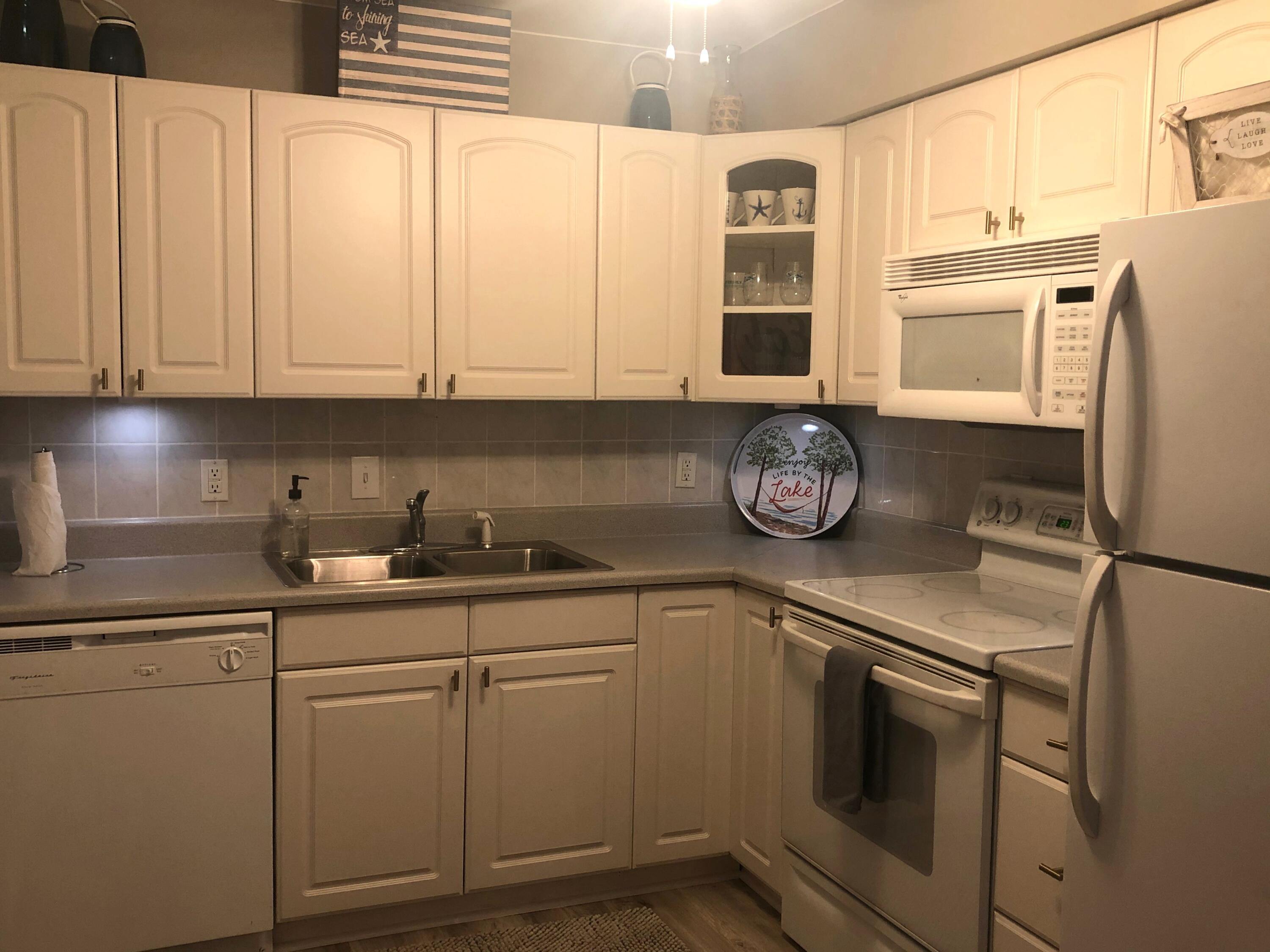 1000 W Buffalo 4a Property Photo 7