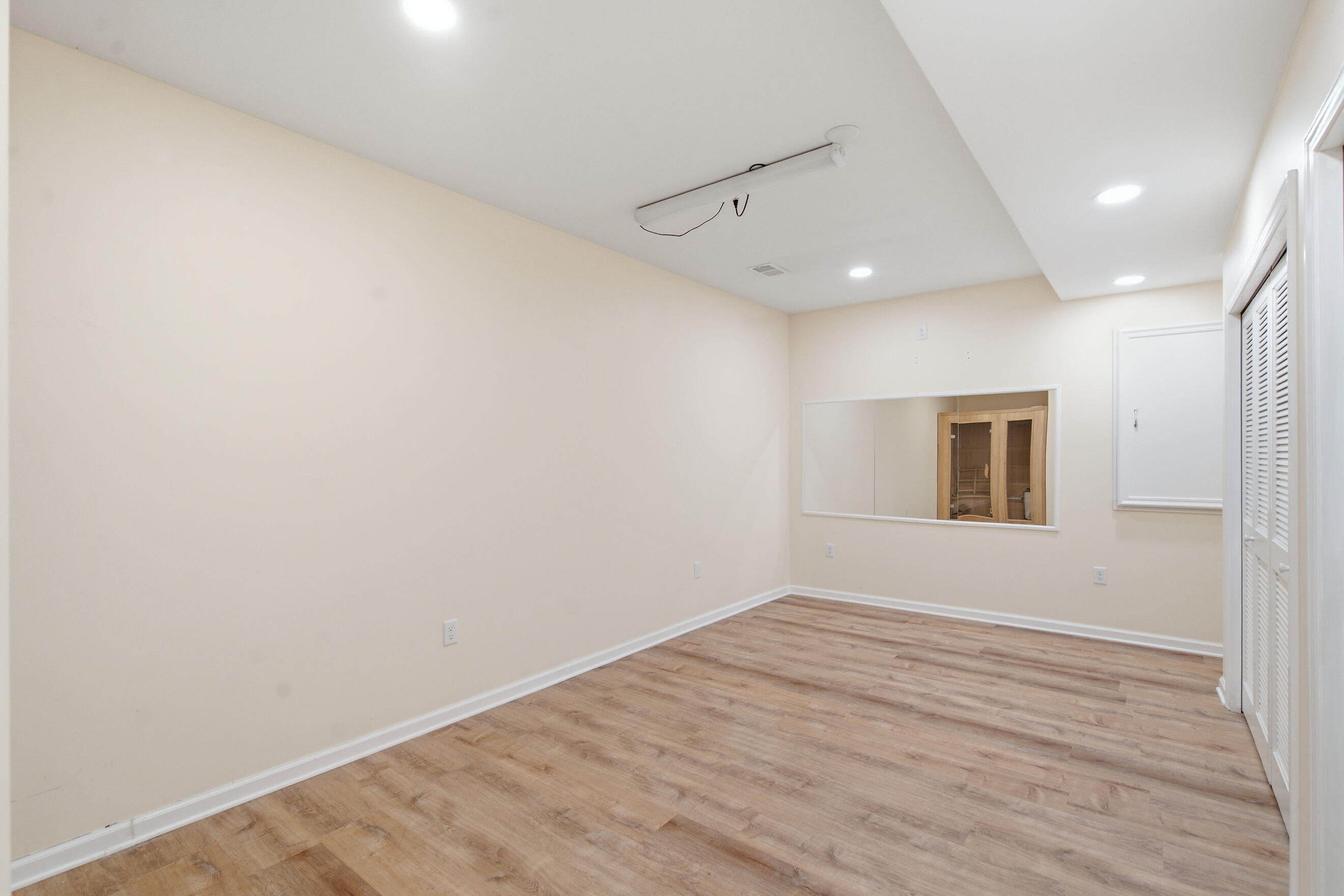 5251 Stapleton Drive Property Photo 22