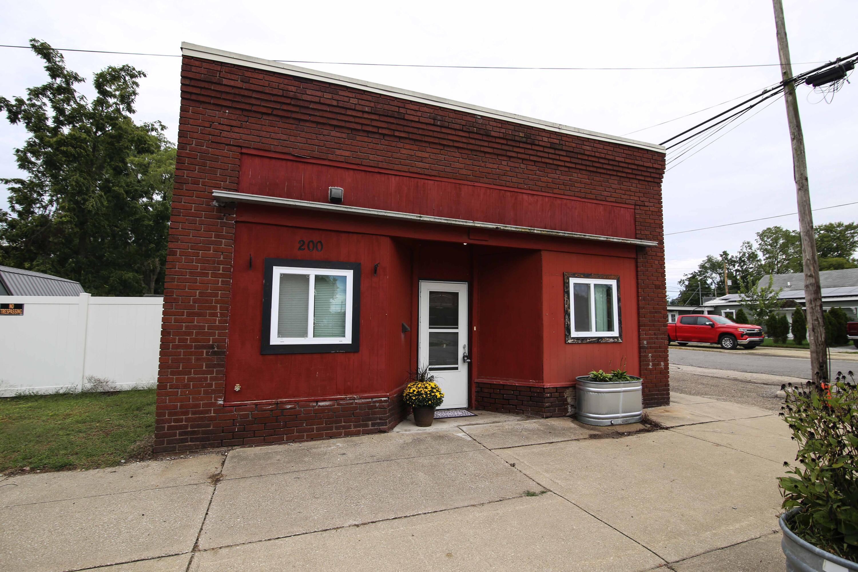 200 S Kalamazoo Street Property Photo 1