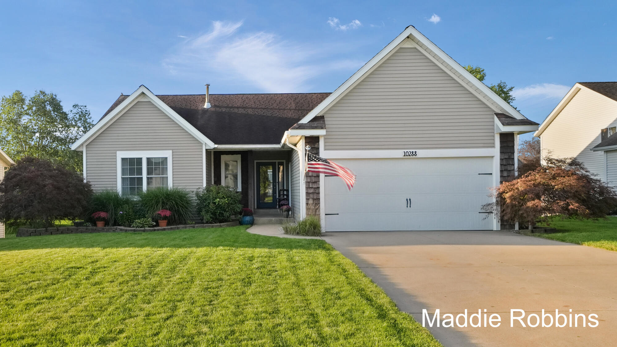 10288 Lynwood Lane Property Photo 1