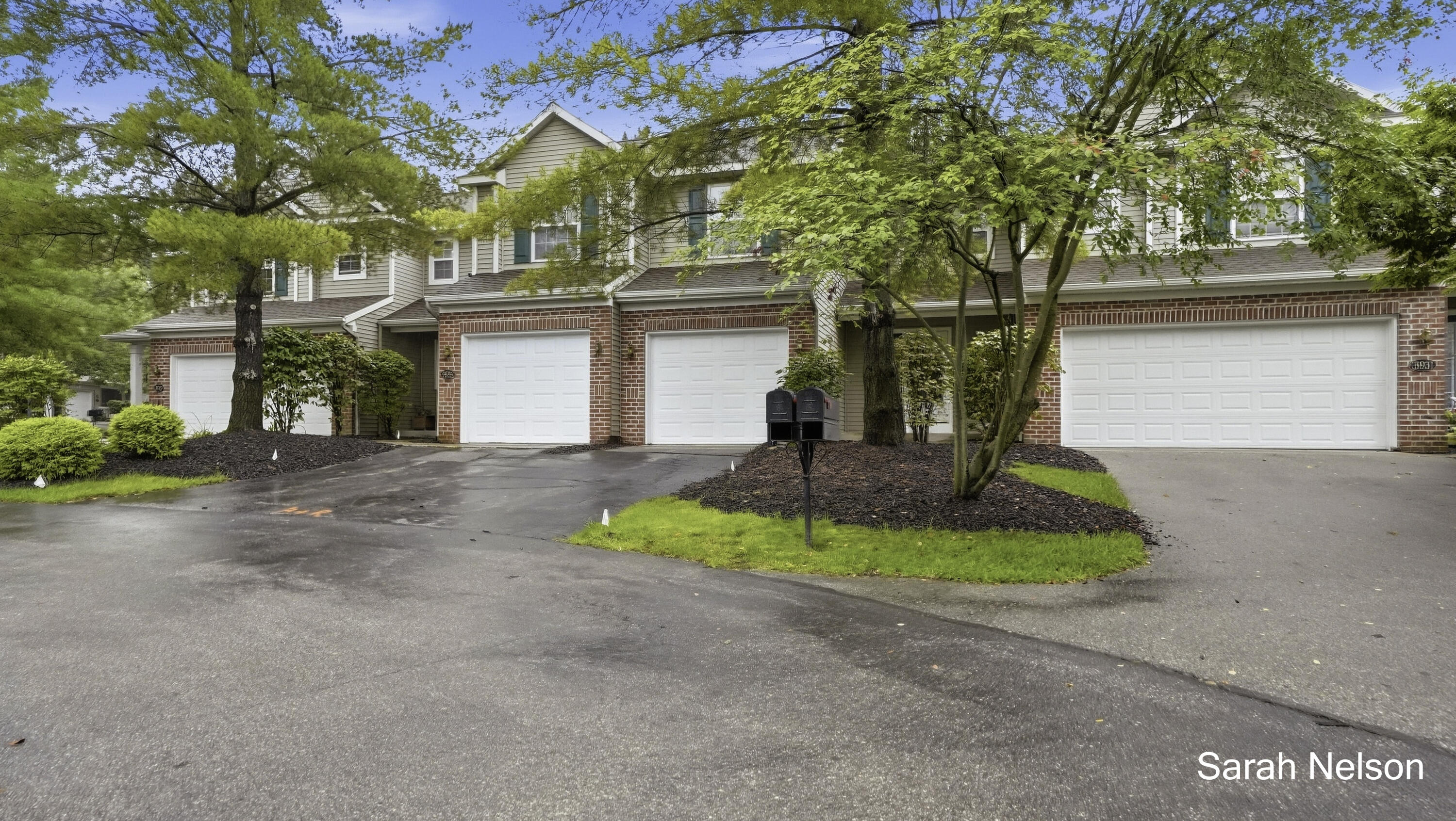 5933 E Lyn Haven Drive Se Property Photo 2