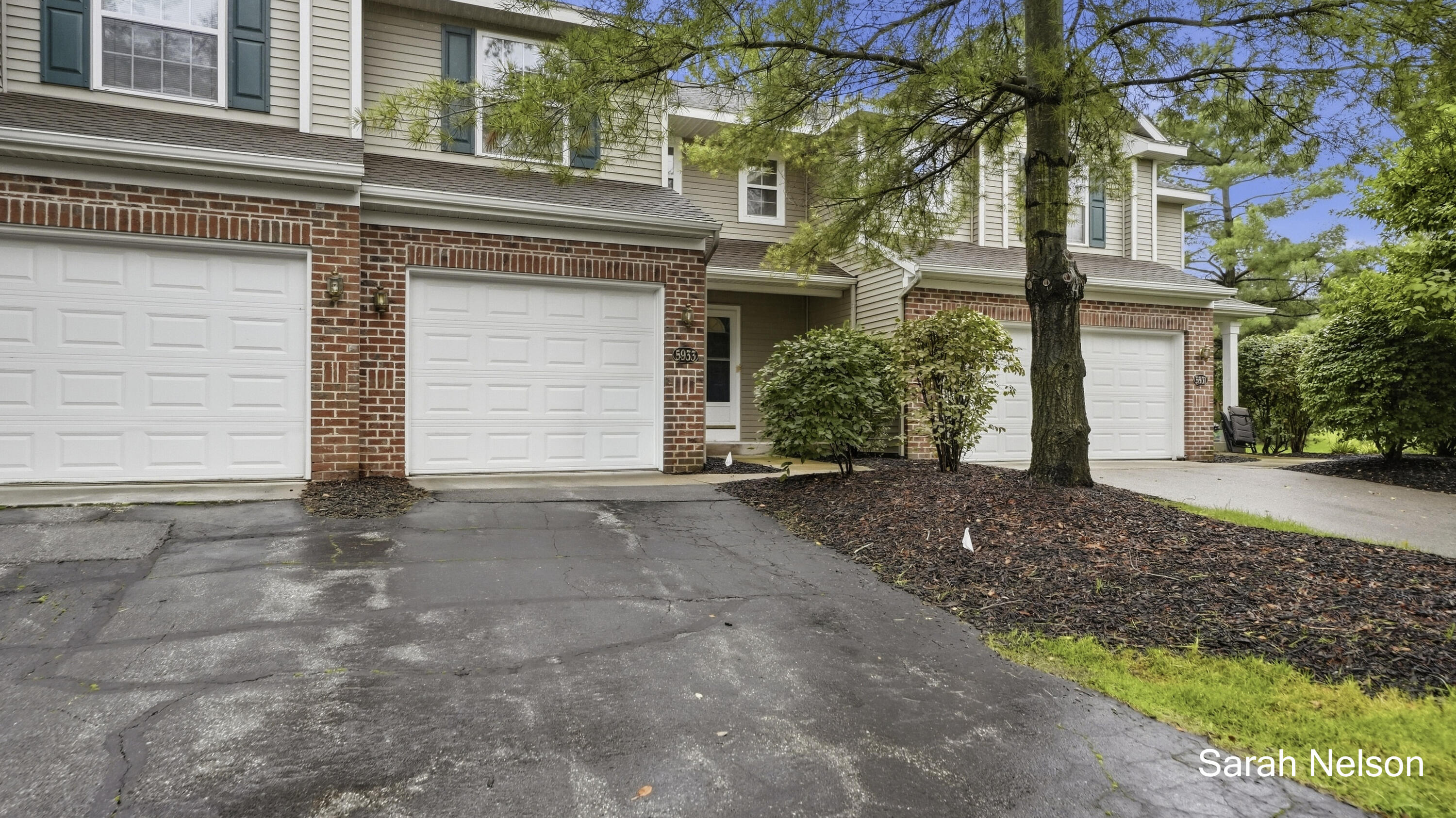 5933 E Lyn Haven Drive Se Property Photo 3
