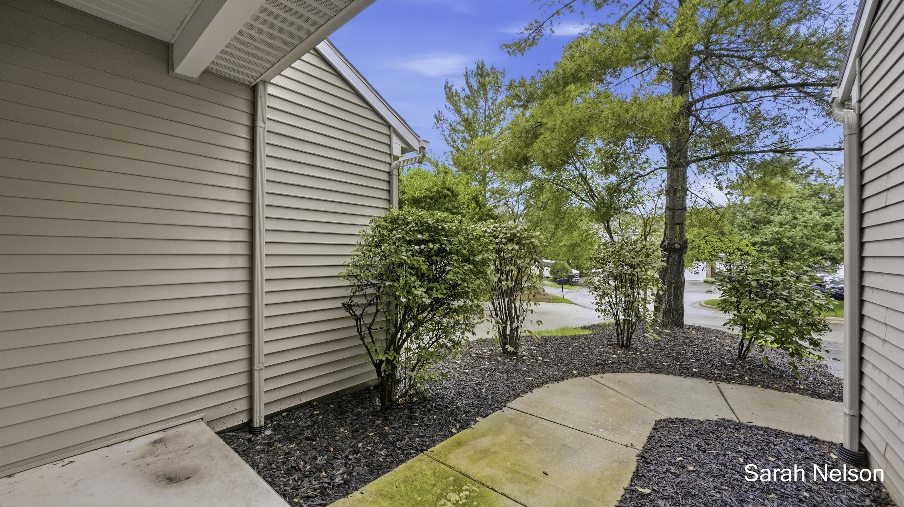 5933 E Lyn Haven Drive Se Property Photo 5