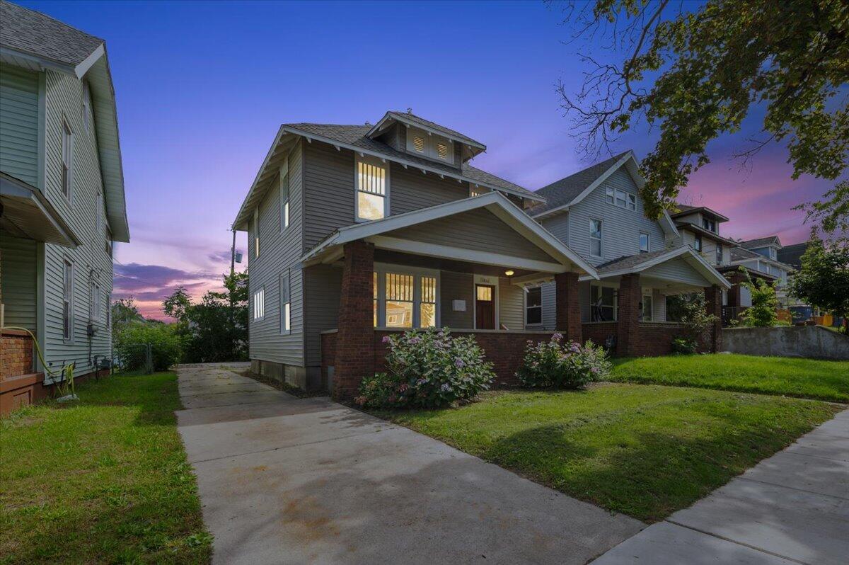 1818 Francis Avenue Se Property Photo 6