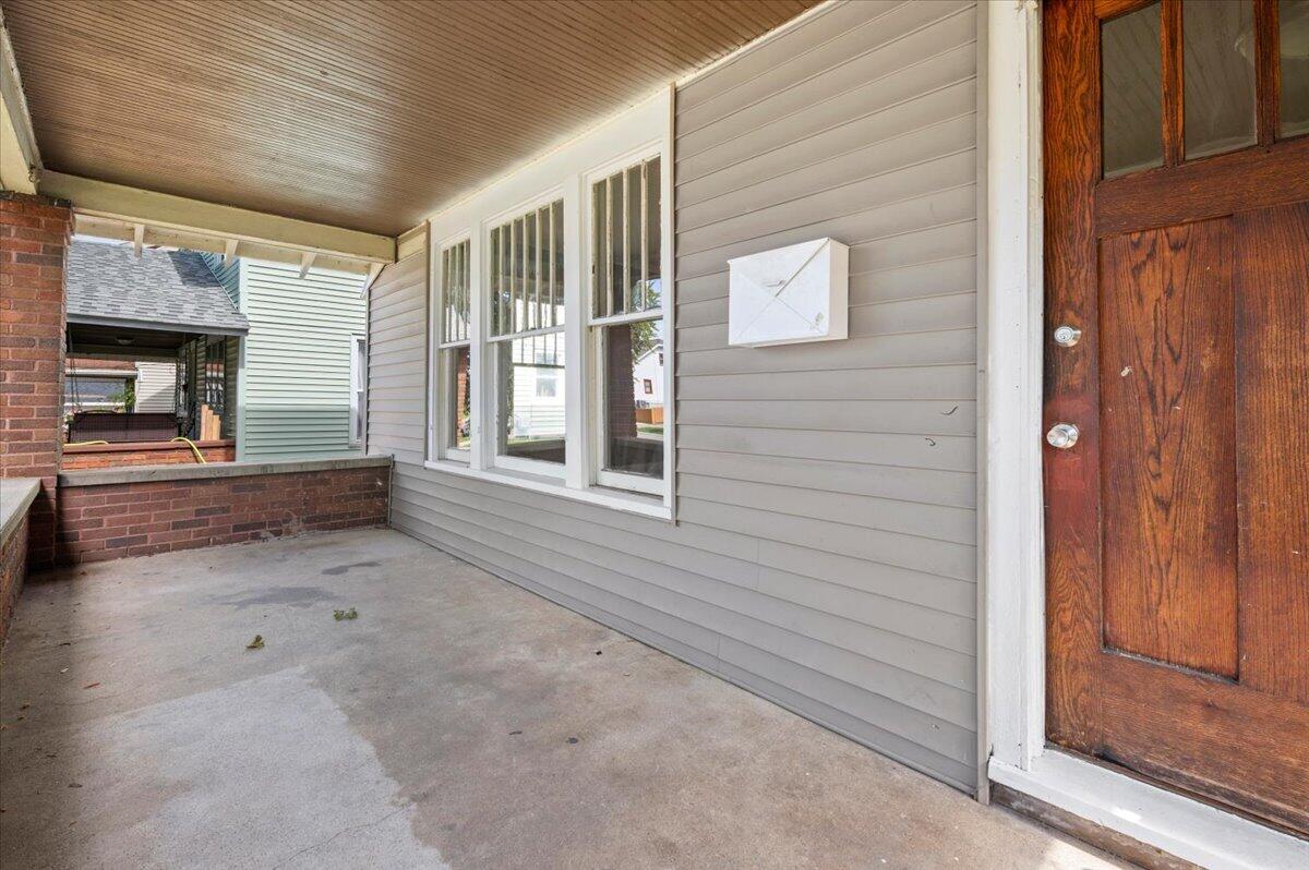 1818 Francis Avenue Se Property Photo 8