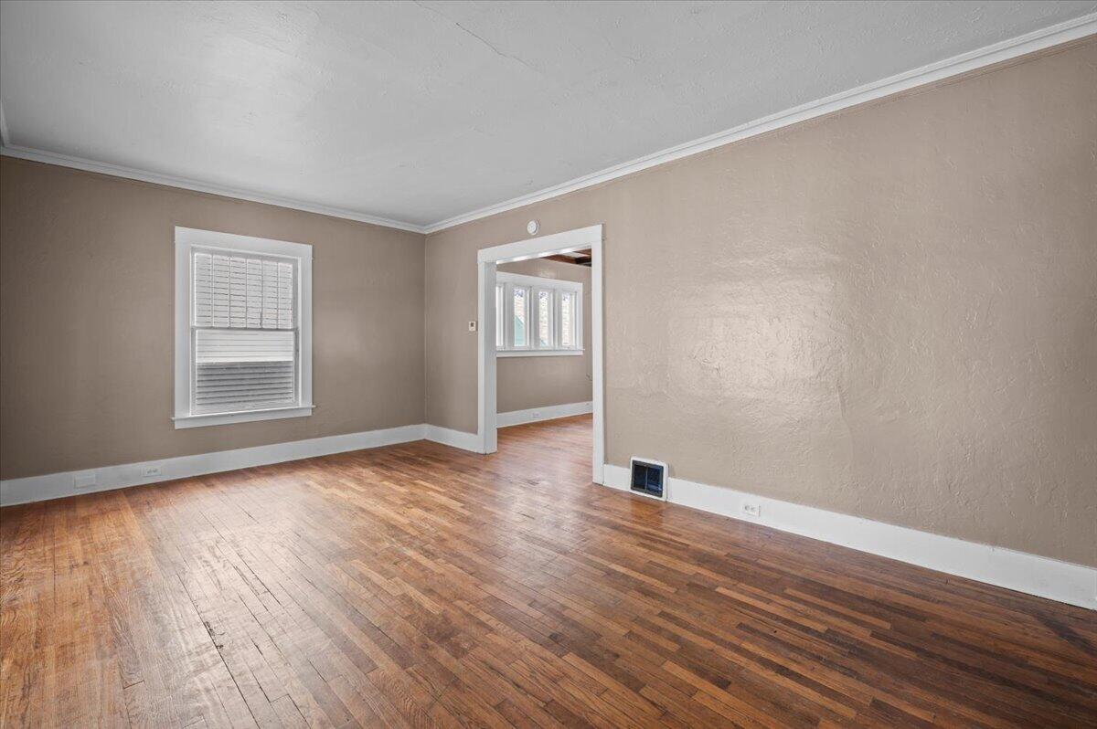 1818 Francis Avenue Se Property Photo 10