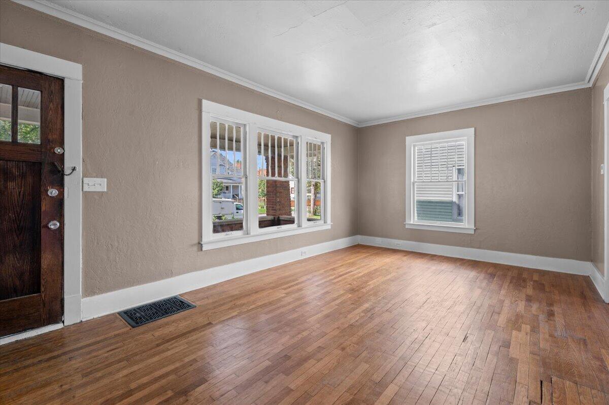 1818 Francis Avenue Se Property Photo 11
