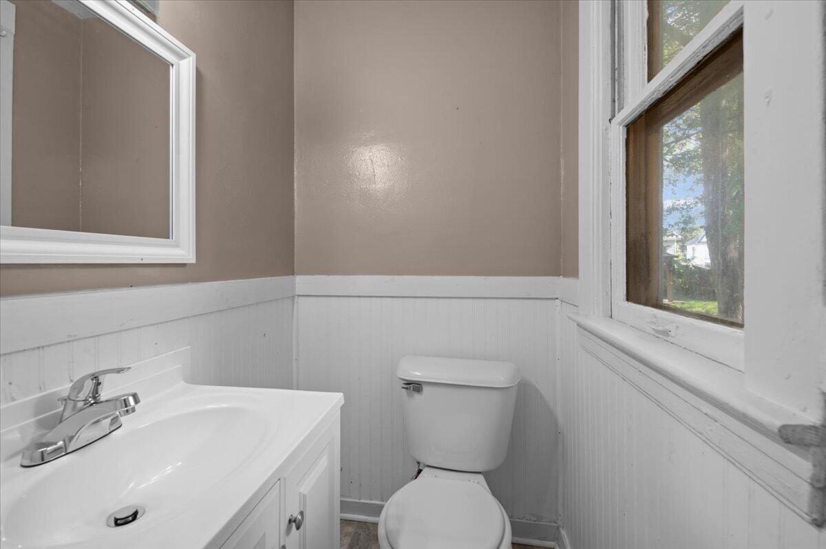 1818 Francis Avenue Se Property Photo 17
