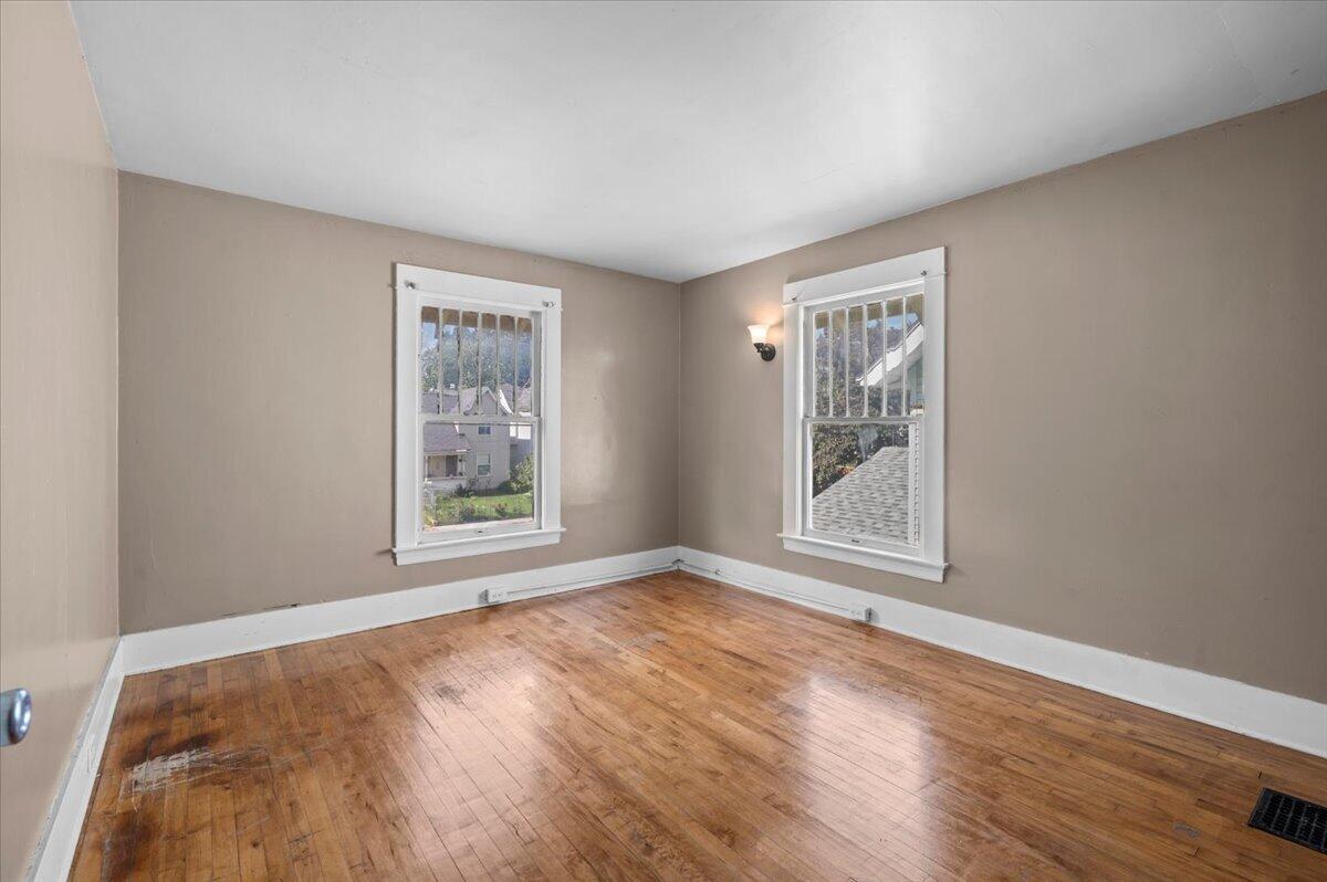 1818 Francis Avenue Se Property Photo 21