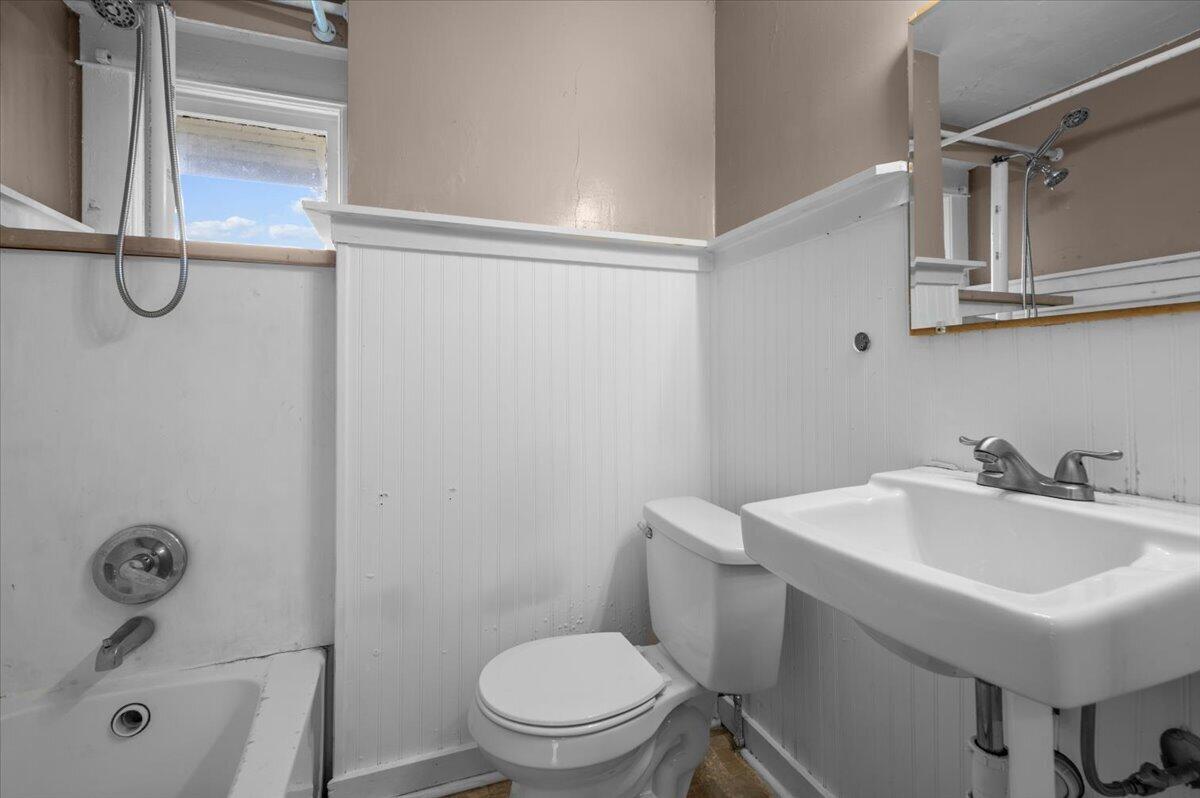 1818 Francis Avenue Se Property Photo 23