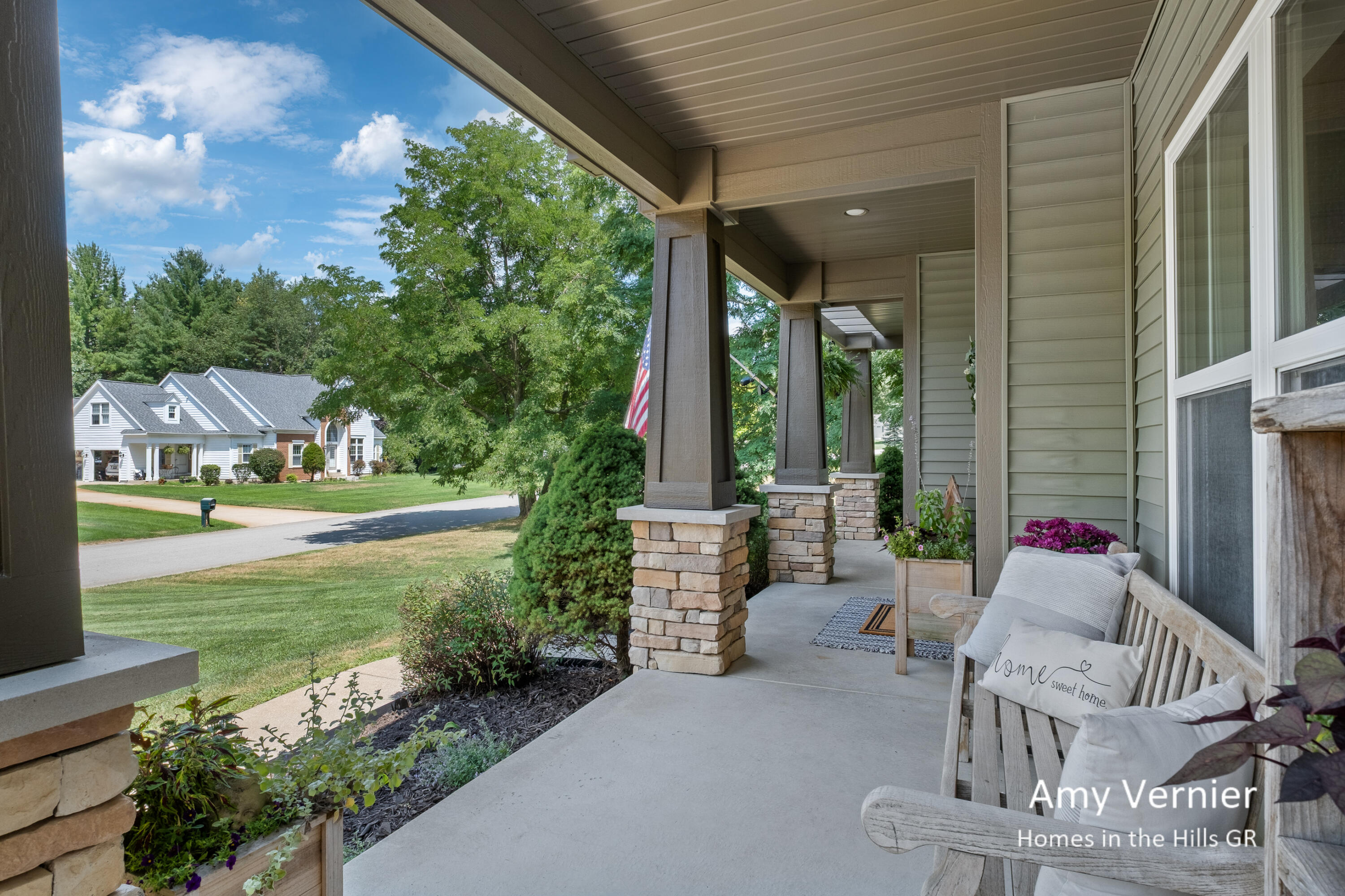 7860 Sandy Hollow Drive Se Property Photo 4