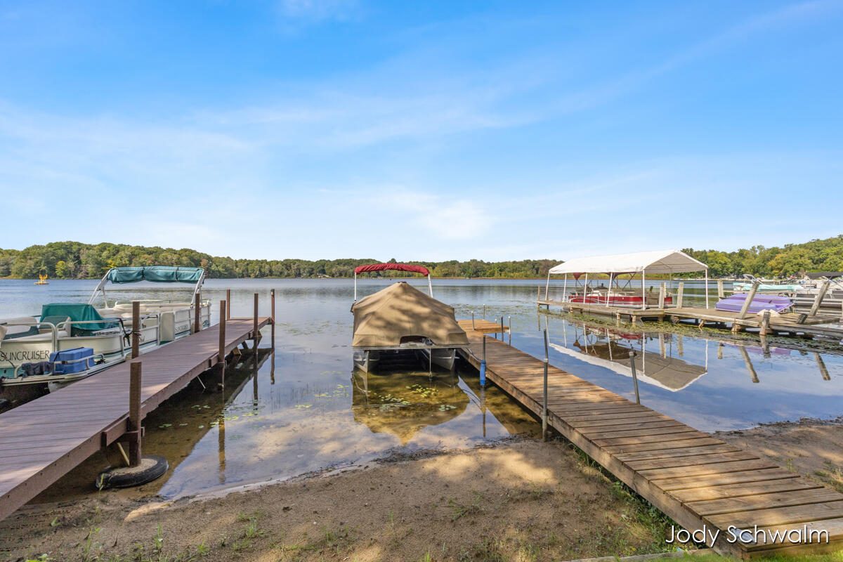 7121 Hass Drive Ne Property Photo 4