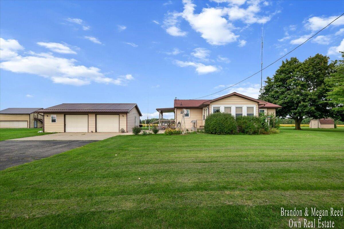2191 E Grand River Avenue Property Photo 1
