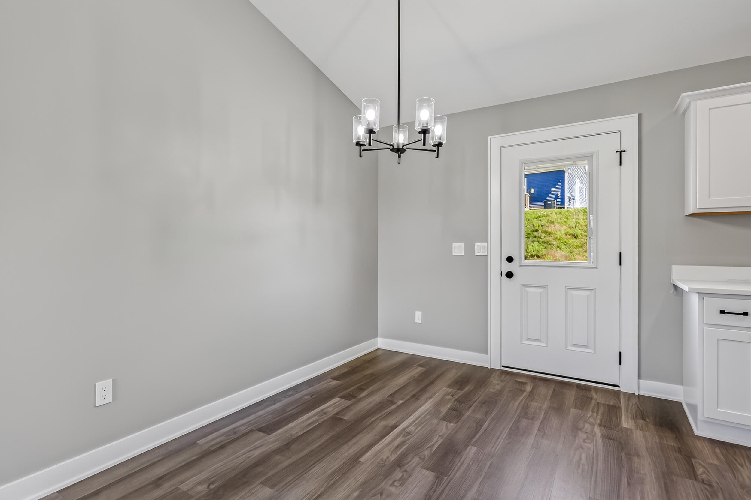 277 Aspen Hill Drive Property Photo 8