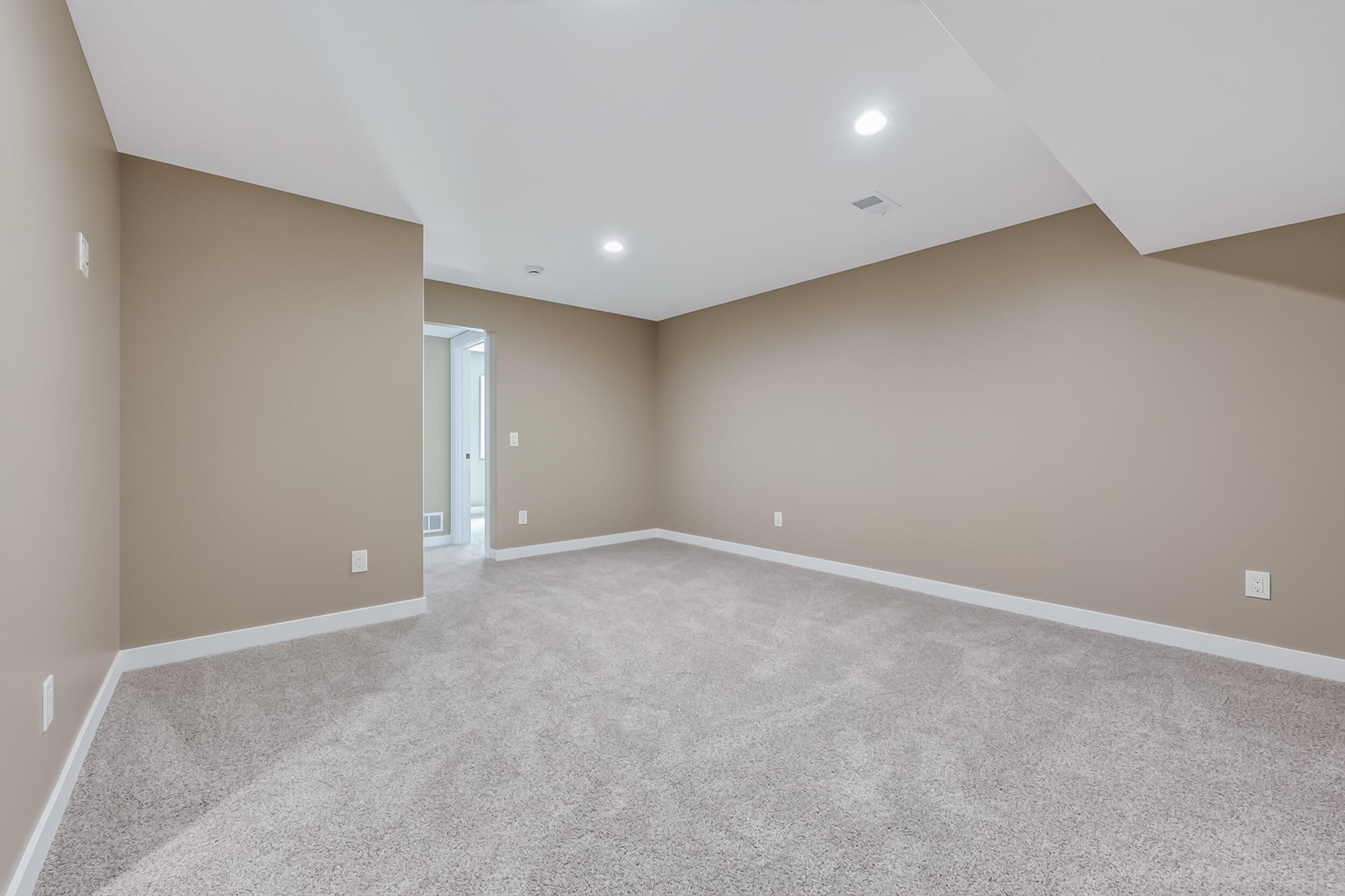 277 Aspen Hill Drive Property Photo 18