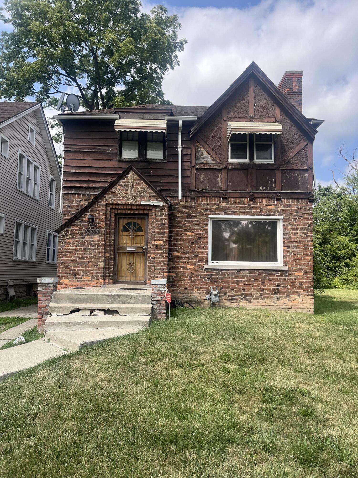 9165 Steel Street Property Photo 1