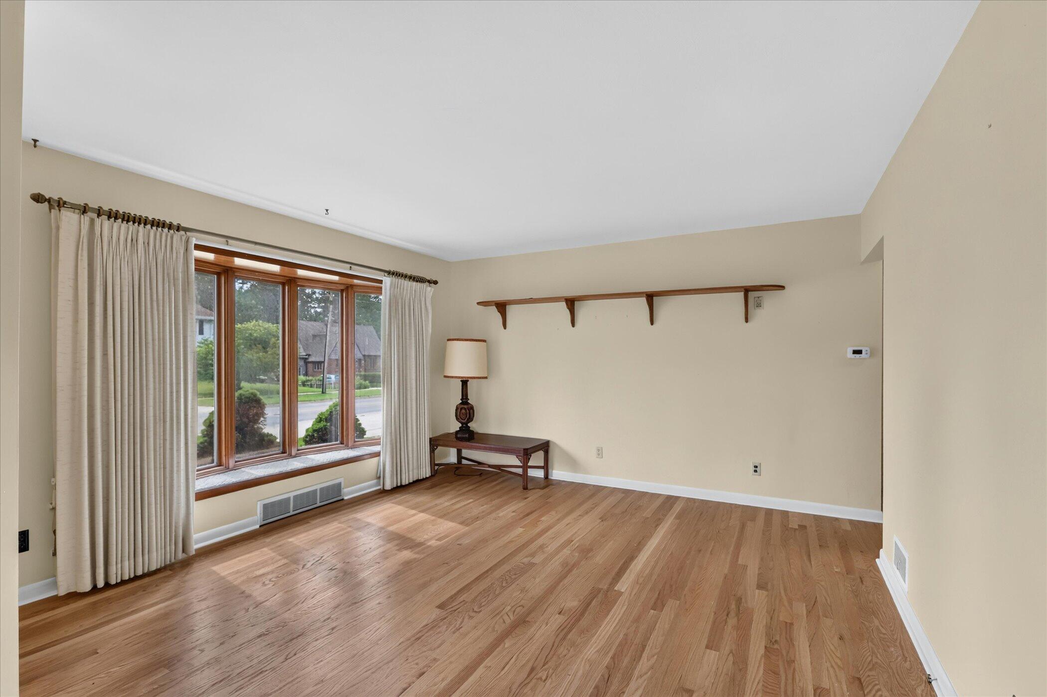 1920 Langley Ave Avenue Property Photo 9