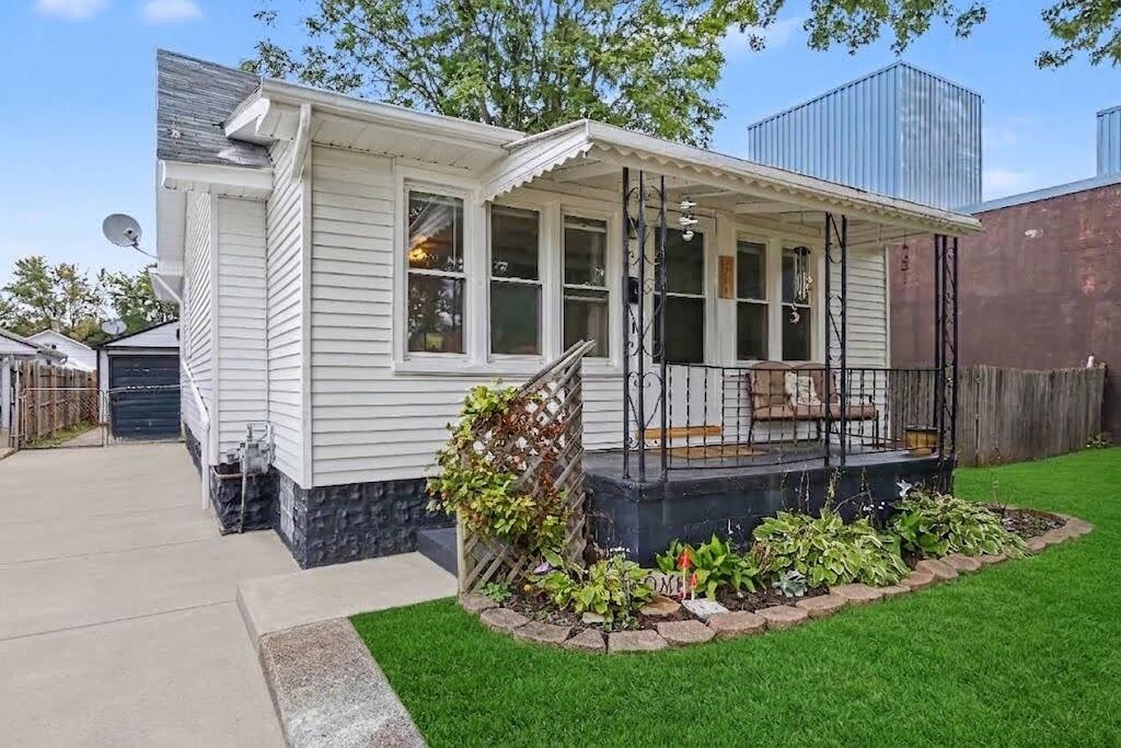 1764 Euclid Street Property Photo 2