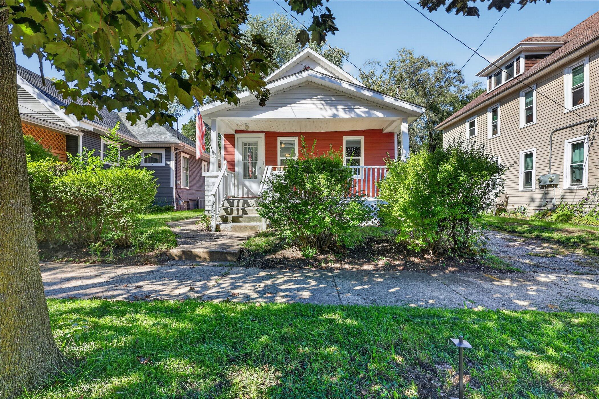 945 Jennette Avenue Nw Property Photo 1