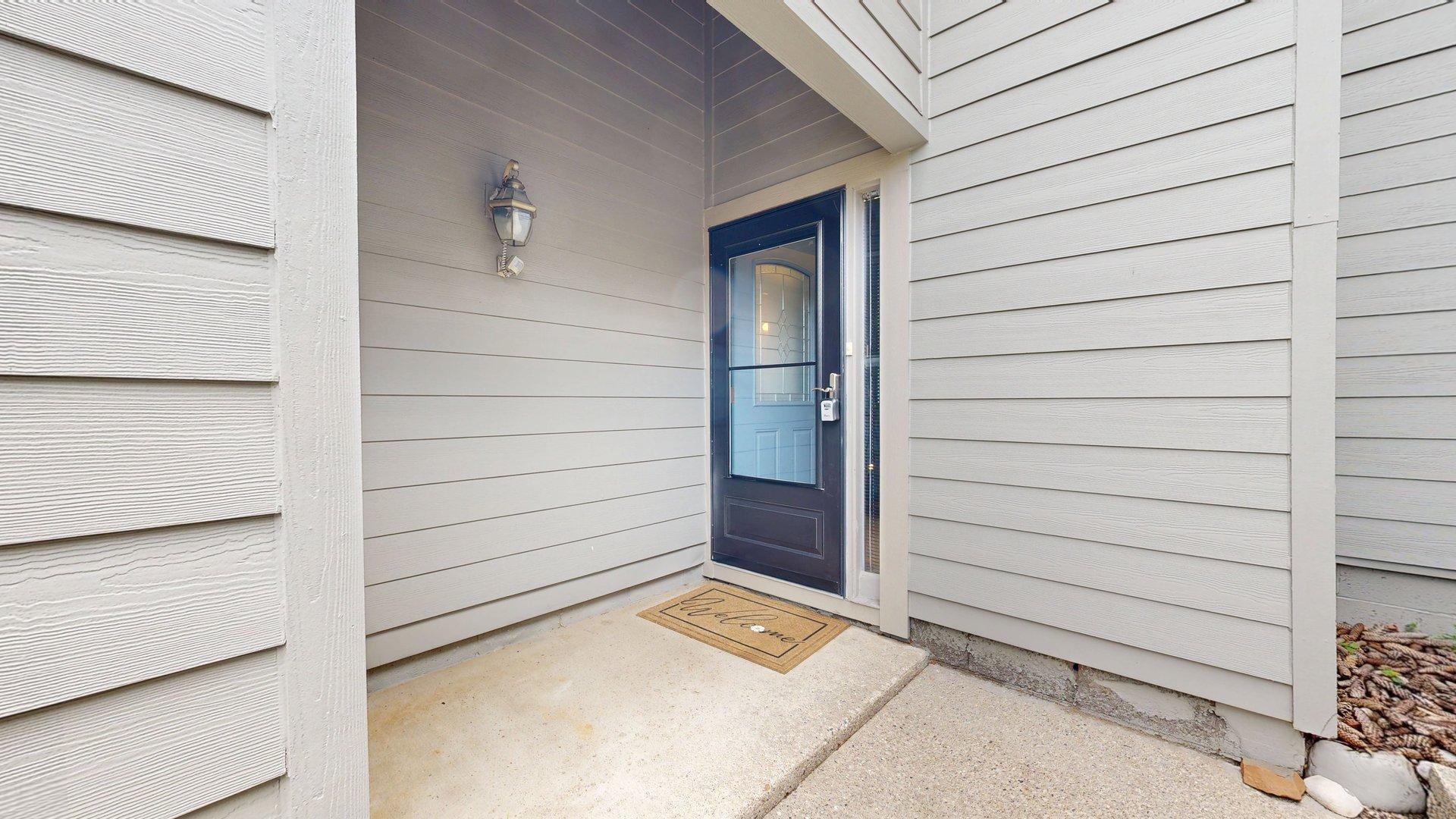 718 Peninsula Court Property Photo 1