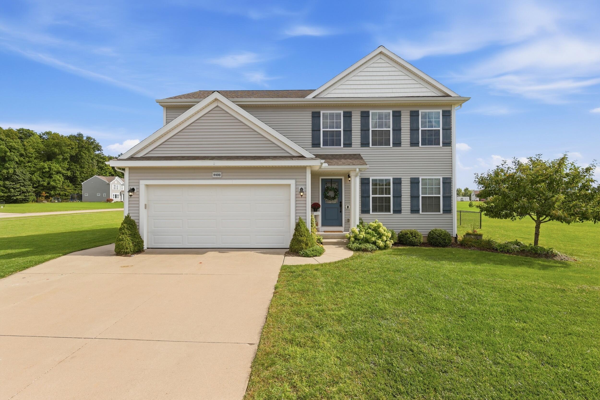 4400 Little Creek Court Ne Property Photo 1