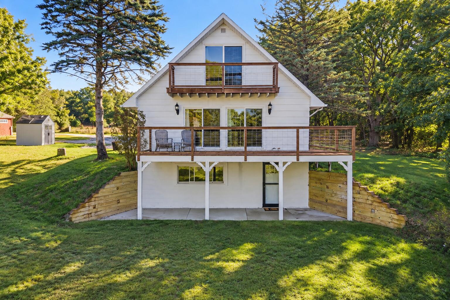 1759 Lakeshore Road Property Photo 1