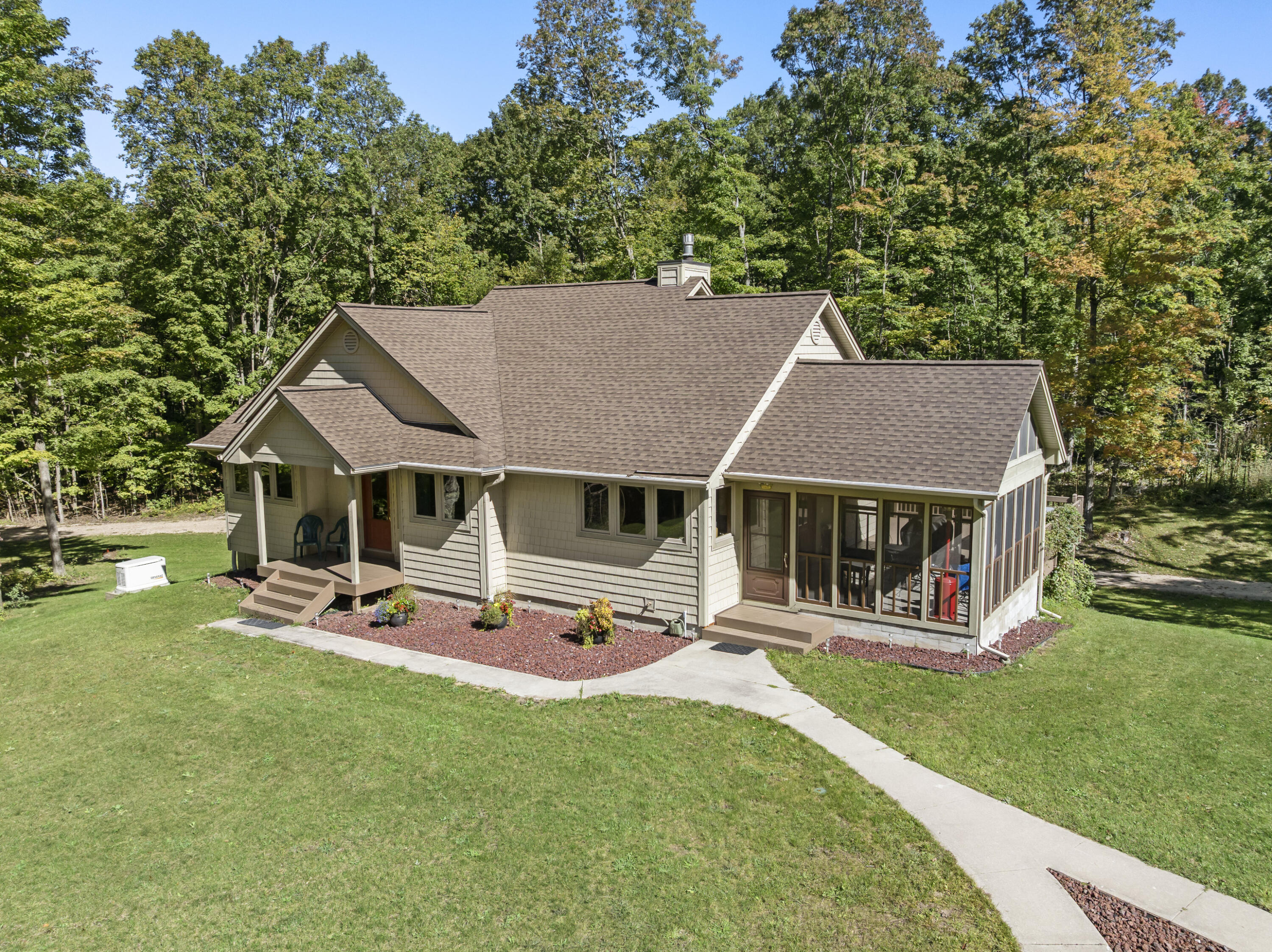 21125 Valencourt Road Property Photo 1