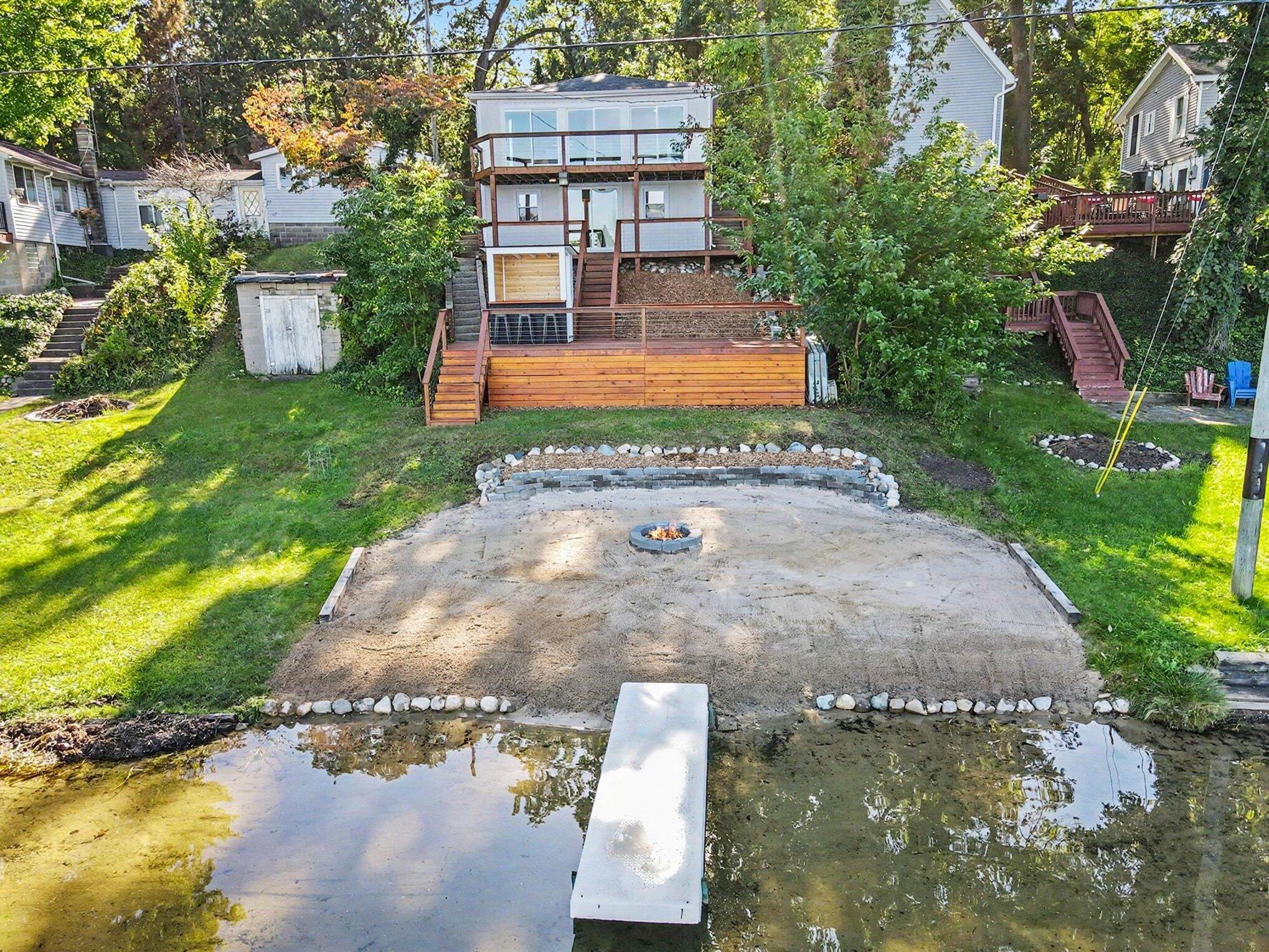 52698 Twin Lakeview Drive Property Photo 1