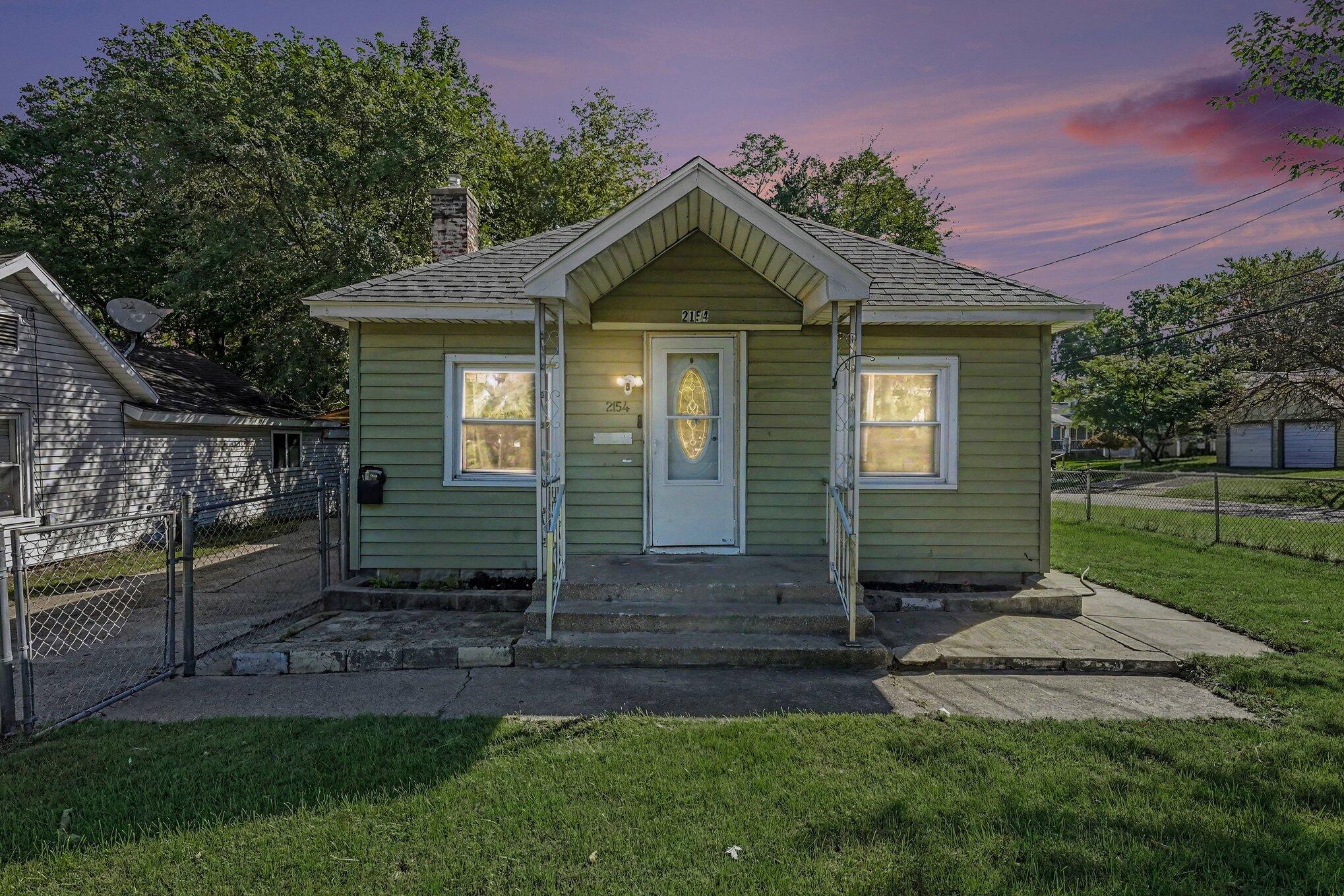 2154 Mckee Avenue Sw Property Photo 1