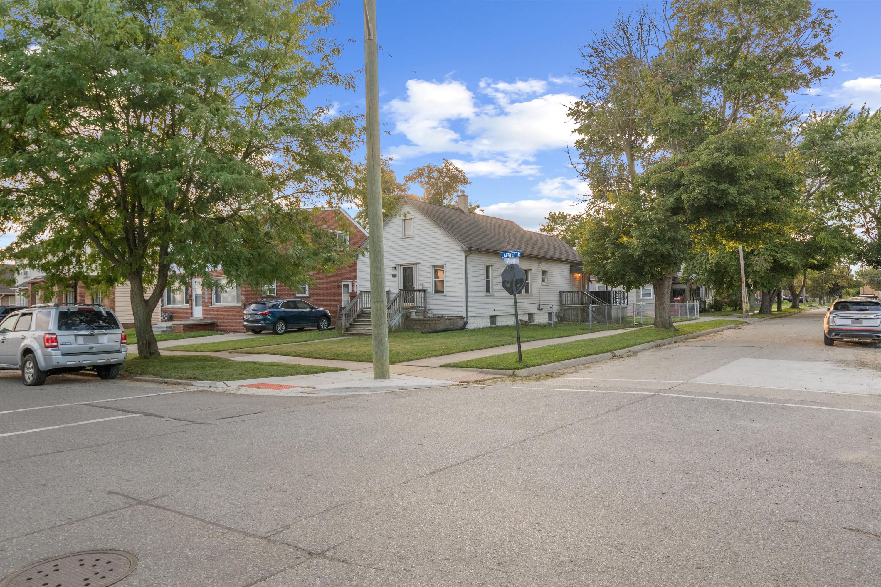 1756 Lafayette Boulevard Property Photo 41