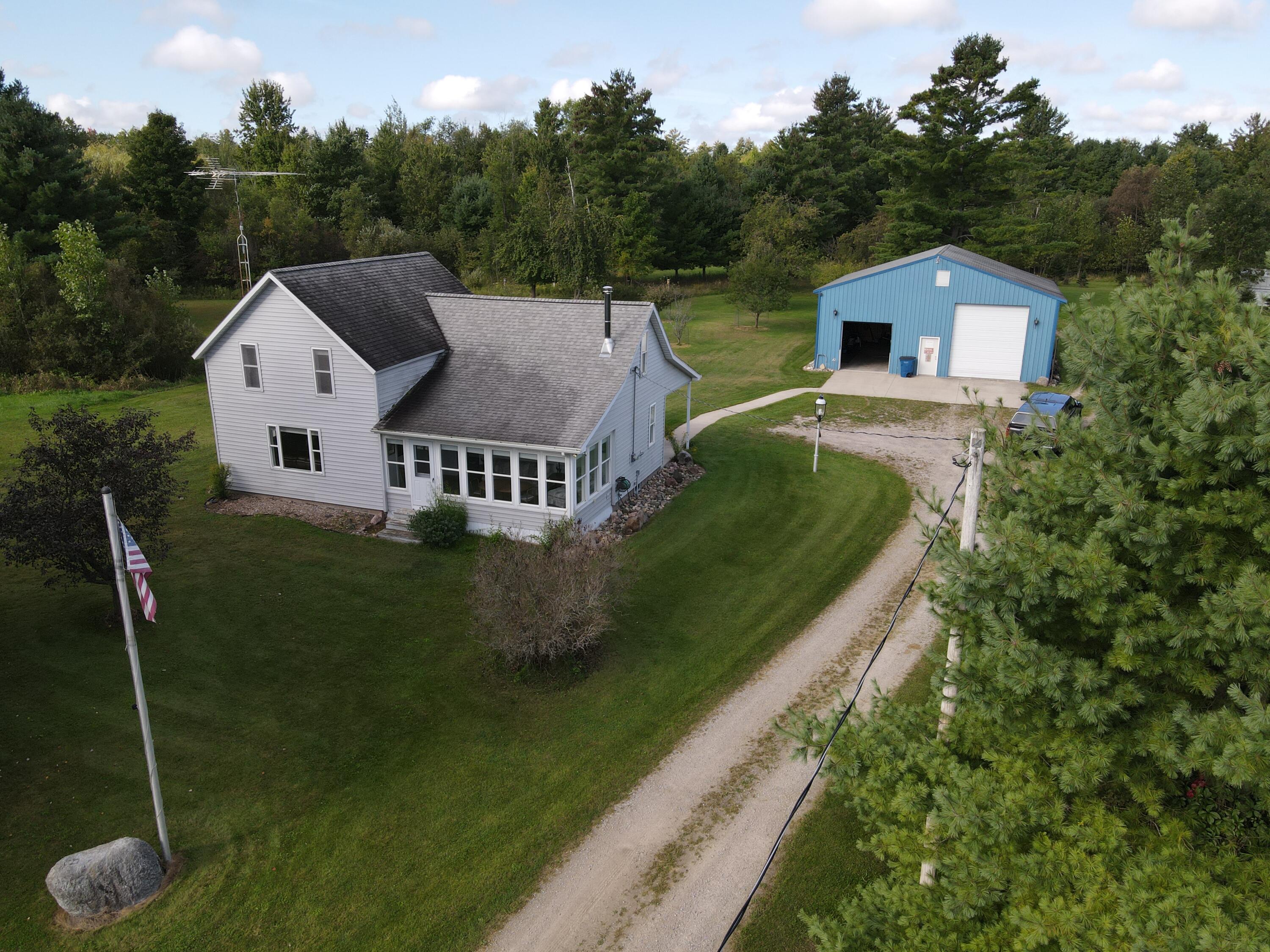 812 S Lorenz Road Property Photo 1