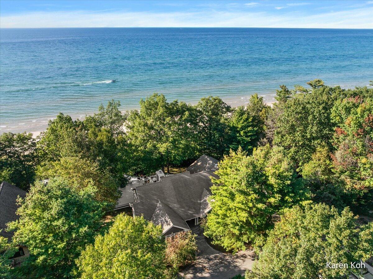 4779 N Lakeshore Road Property Photo 1