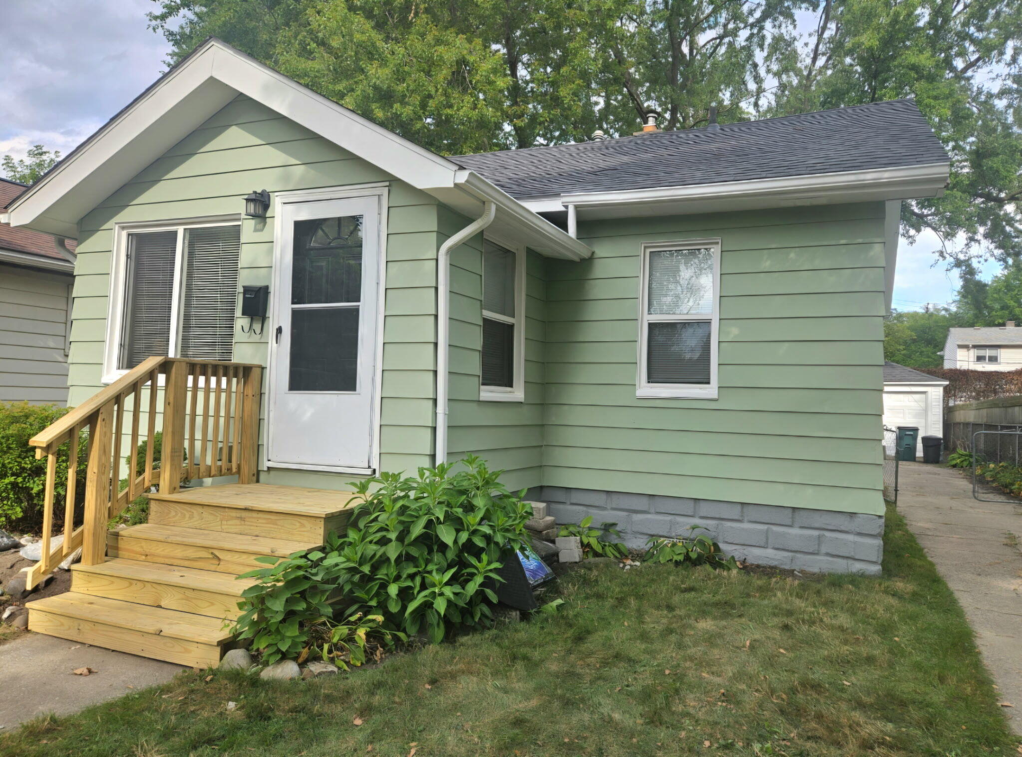 2138 Leitch Road Property Photo 1