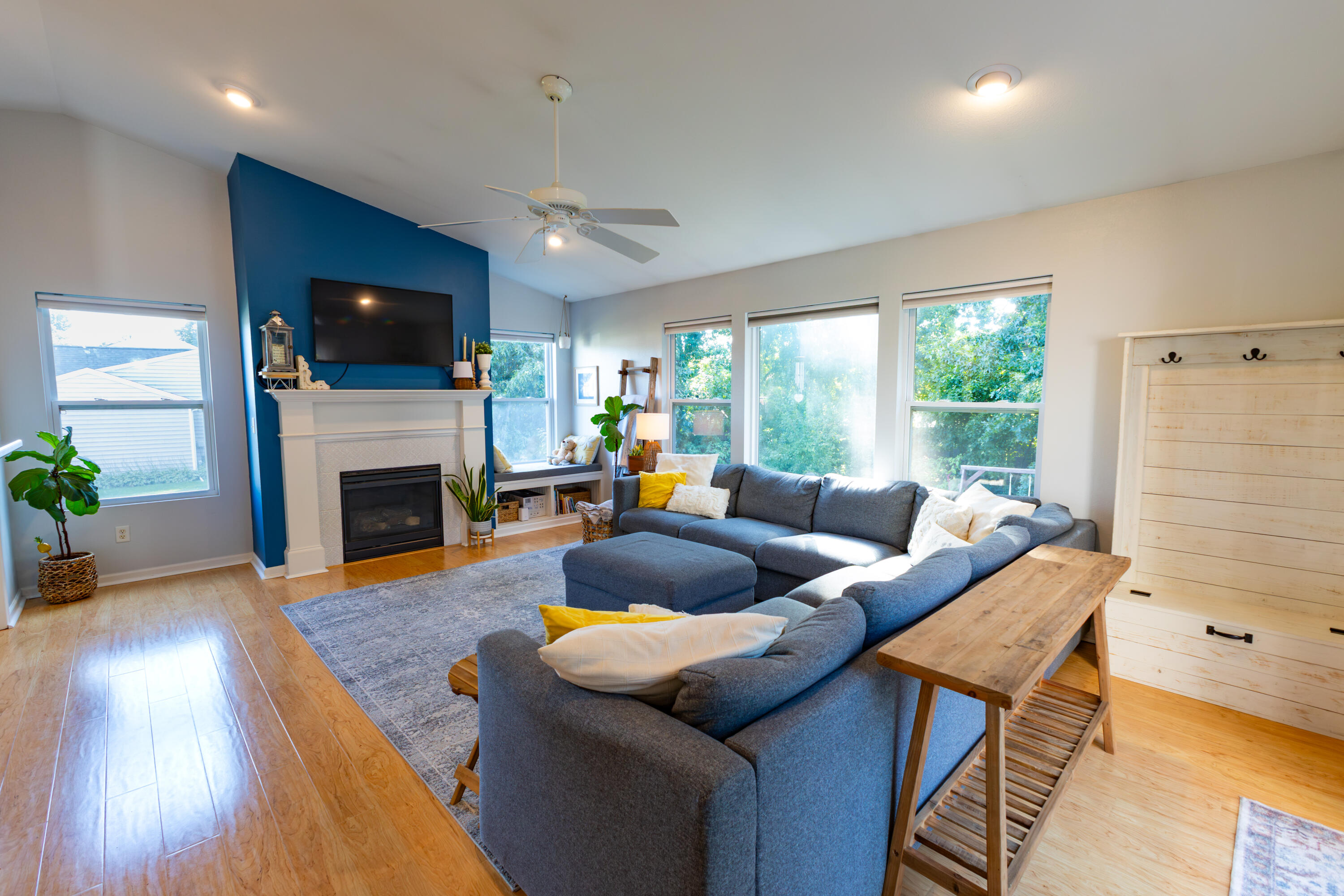 6860 Cypress Bay Drive Property Photo 10