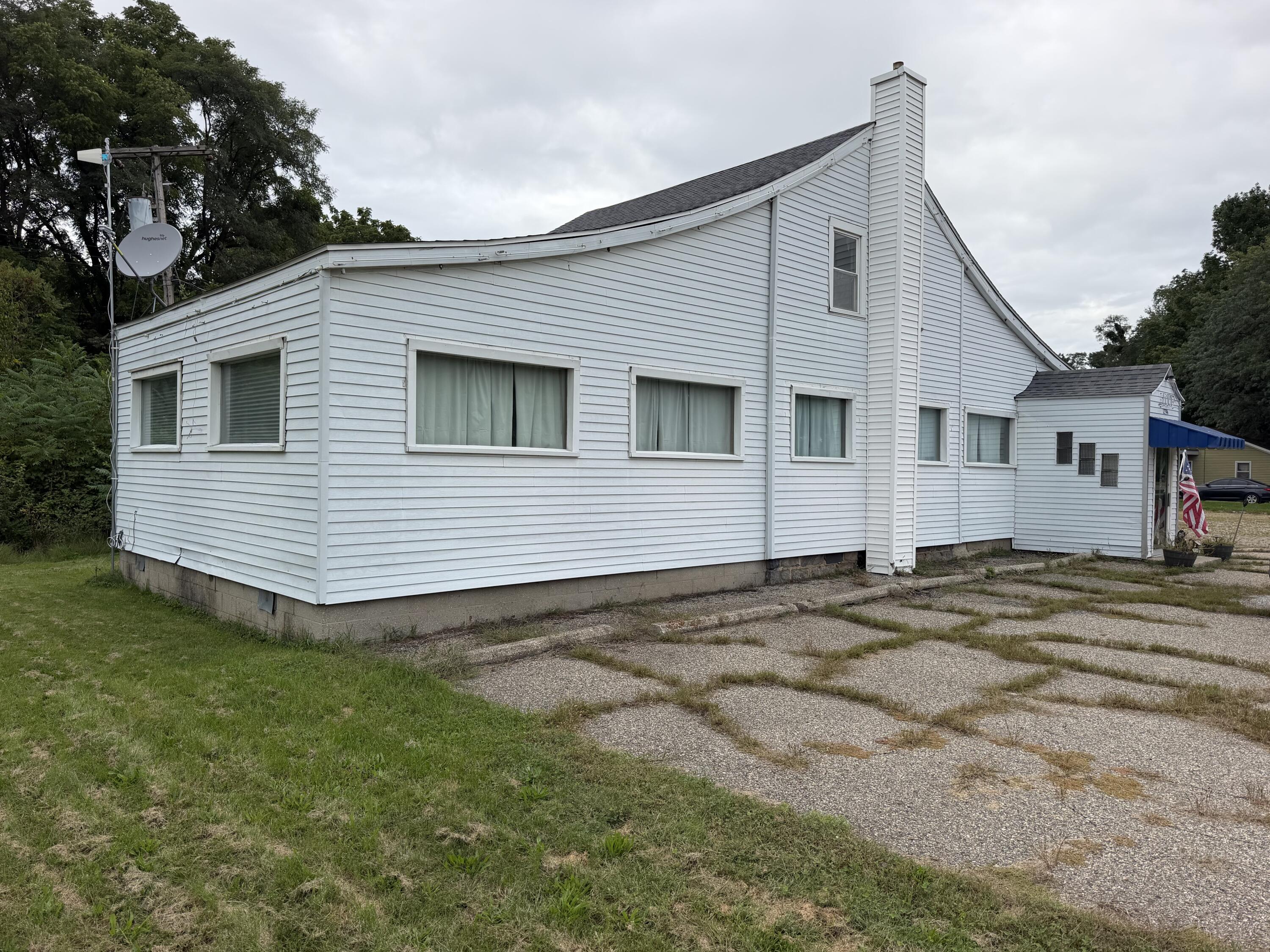 12394 Riverside Drive Property Photo 1