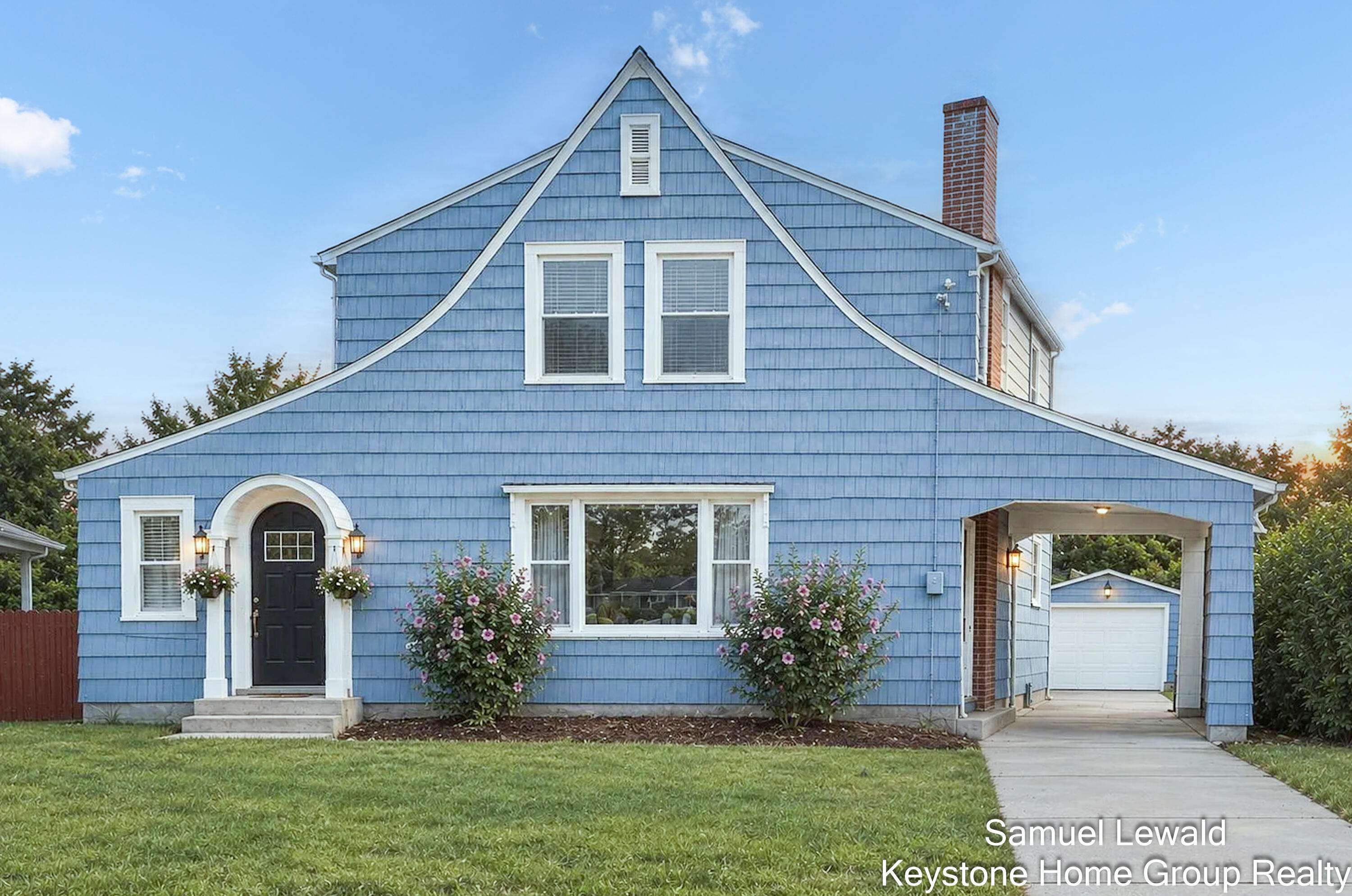 213 E Milham Avenue Property Photo 1