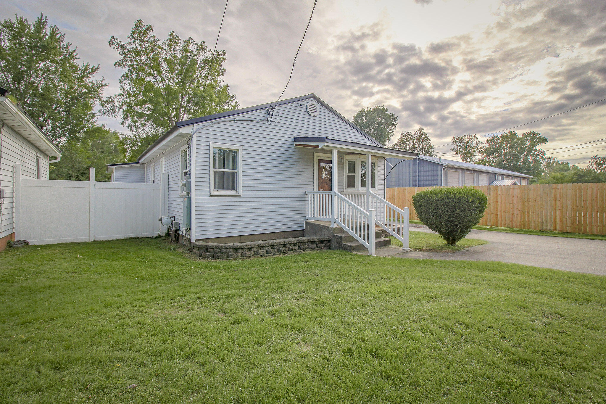 3308 Lake Street Property Photo 1