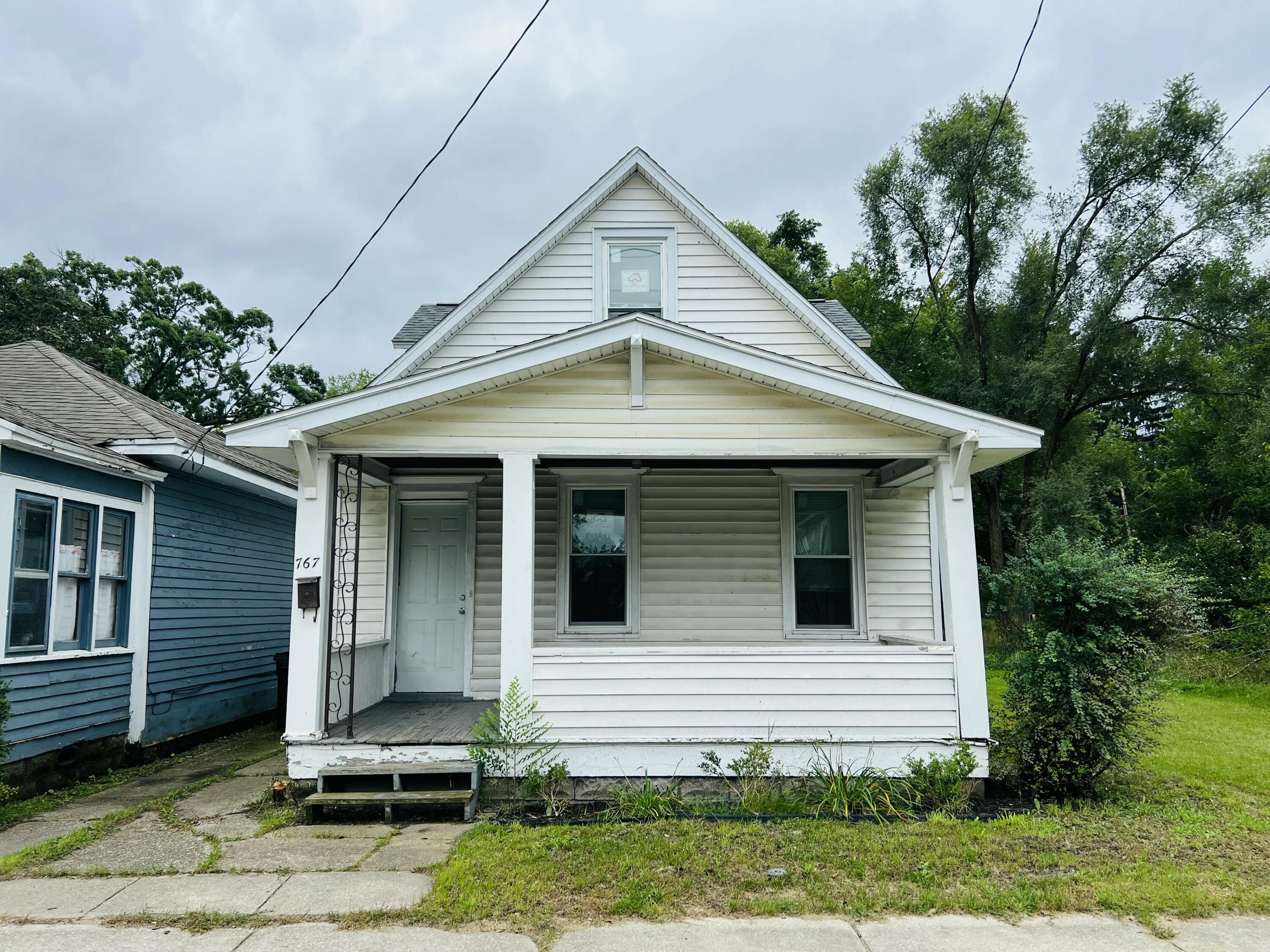 767 W Southern Avenue Property Photo 1
