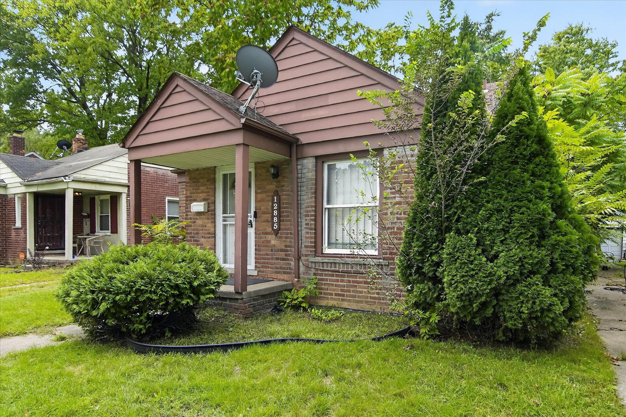 12885 Riverview Street Property Photo 2